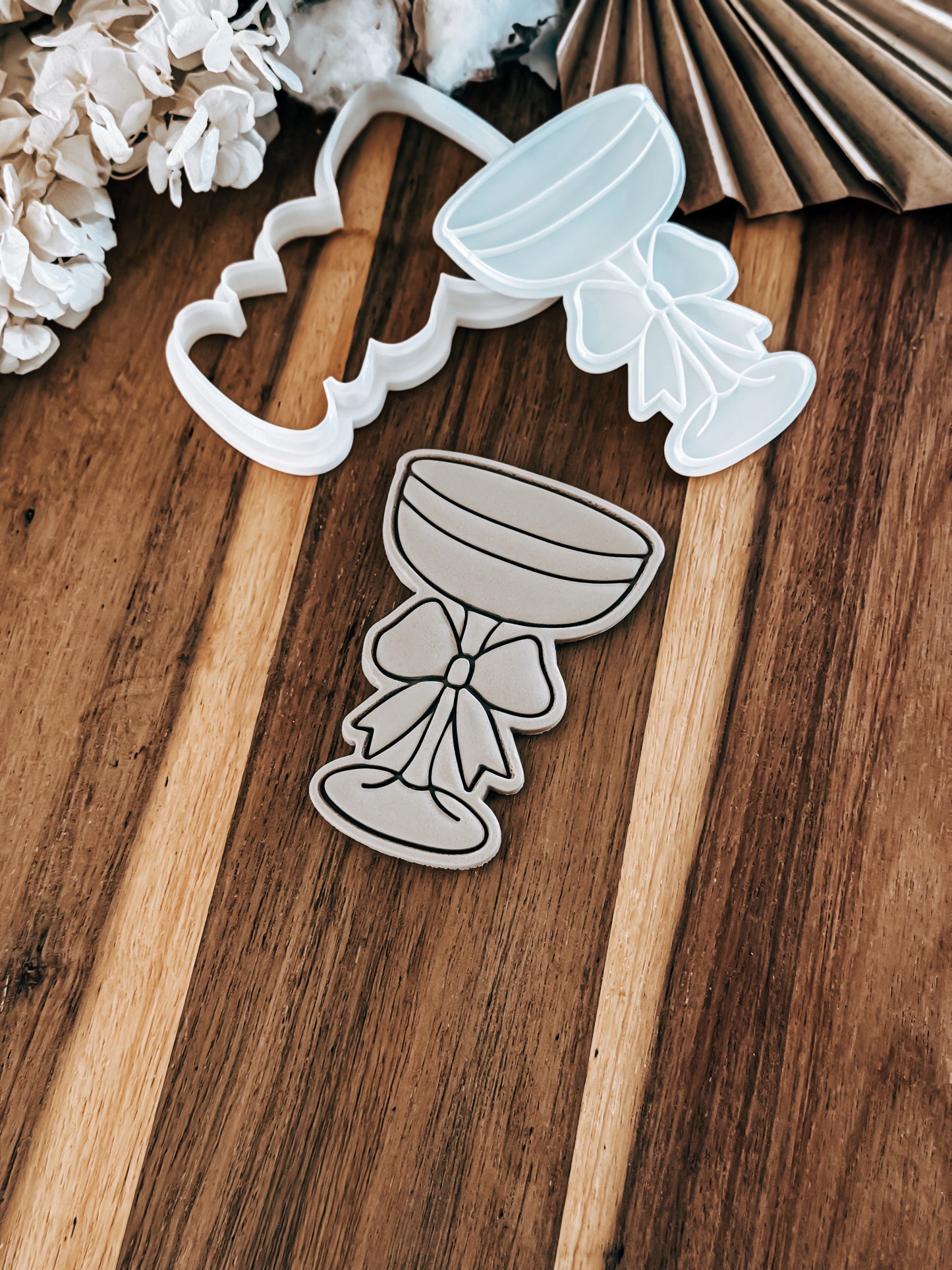 Coupe Glass with Bow Stamp and Cutter - Ideal for Fondant & Sugar Cookies
