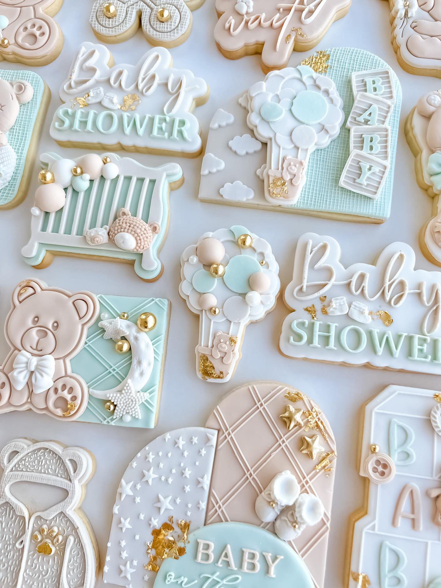 Bear In Hot Air Ballon - Cookie Stamp & Cutter - Ideal for Fondant & Sugar Cookies