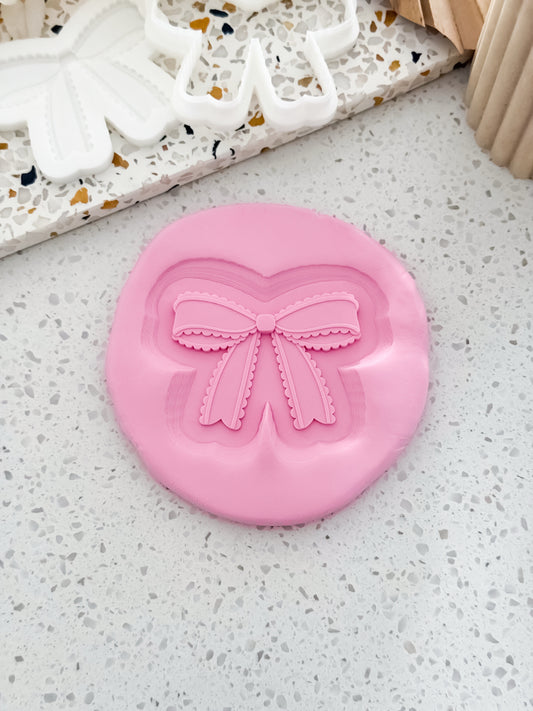 Scalloped Ribbon Bow Stamp & Cutter - Perfect for Fondant & Sugar Cookies