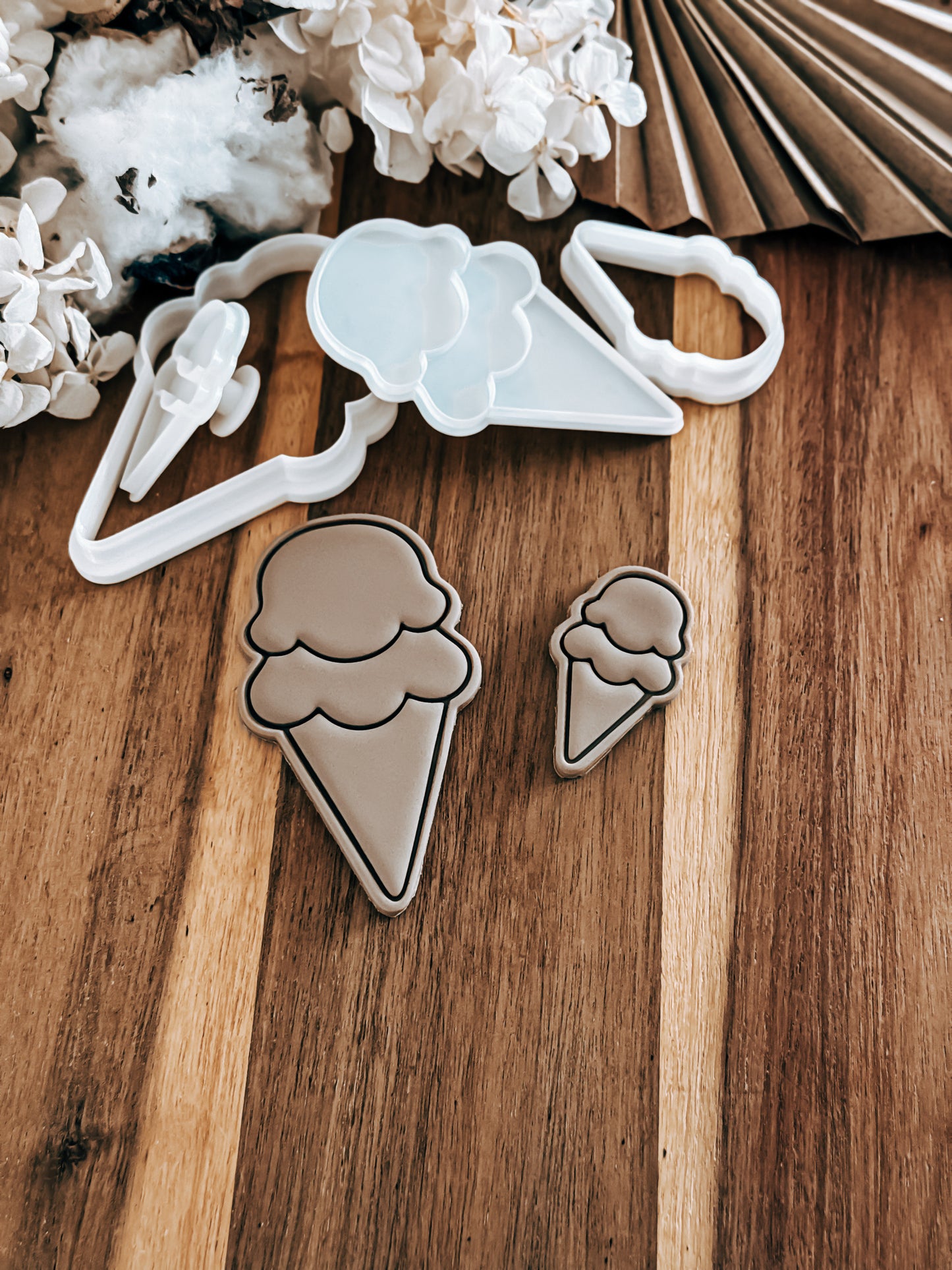 Mini Ice Cream (Double Scoop) - Cookie Stamp and Cutter