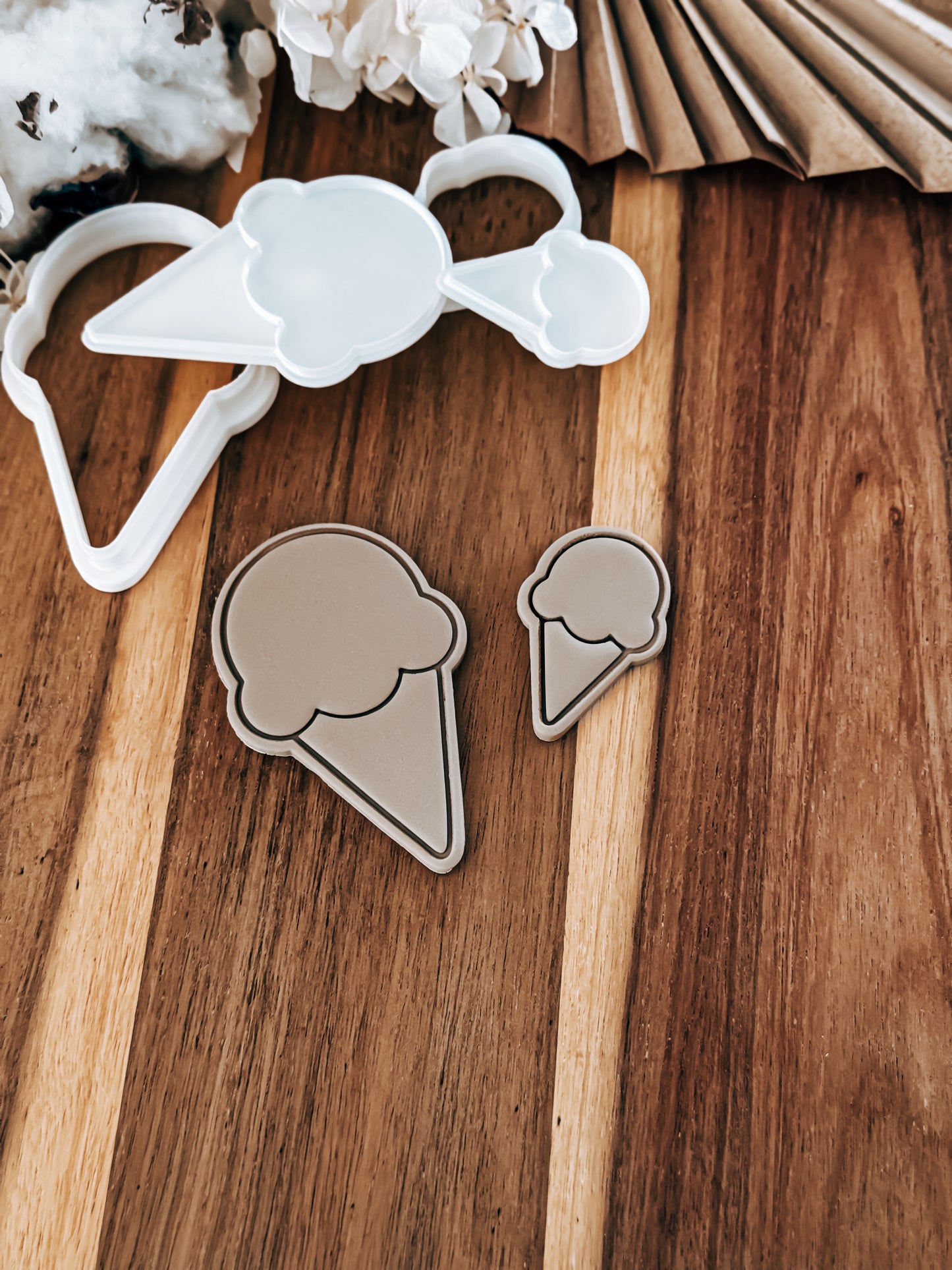 Ice Cream (Simple) Stamp & Cutter - Perfect for Fondant & Sugar Cookies