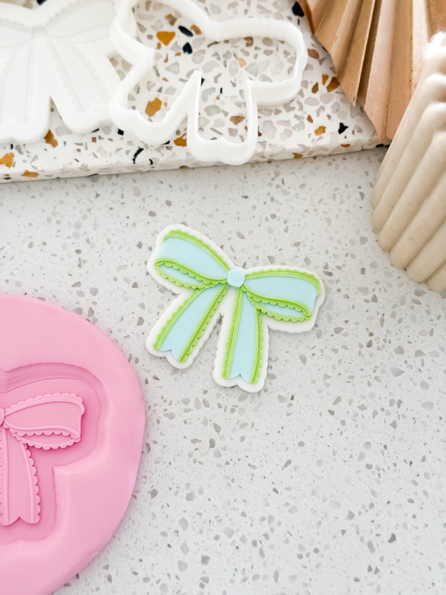 Scalloped Ribbon Bow - Cookie Stamp and Cutter