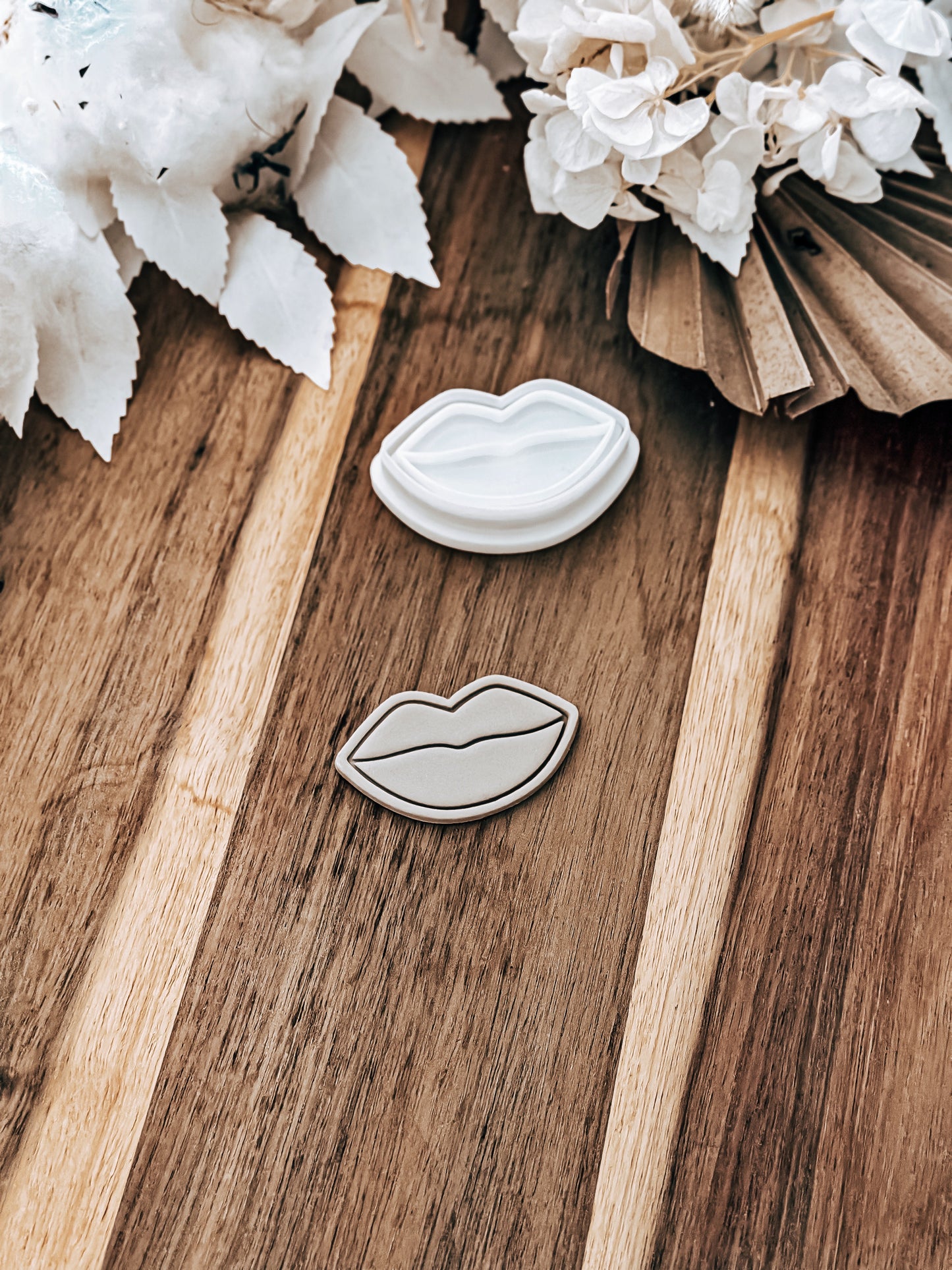 Mini Simple Lips - Cookie Stamp and Cutter - Ideal for Fondant & Sugar Cookies