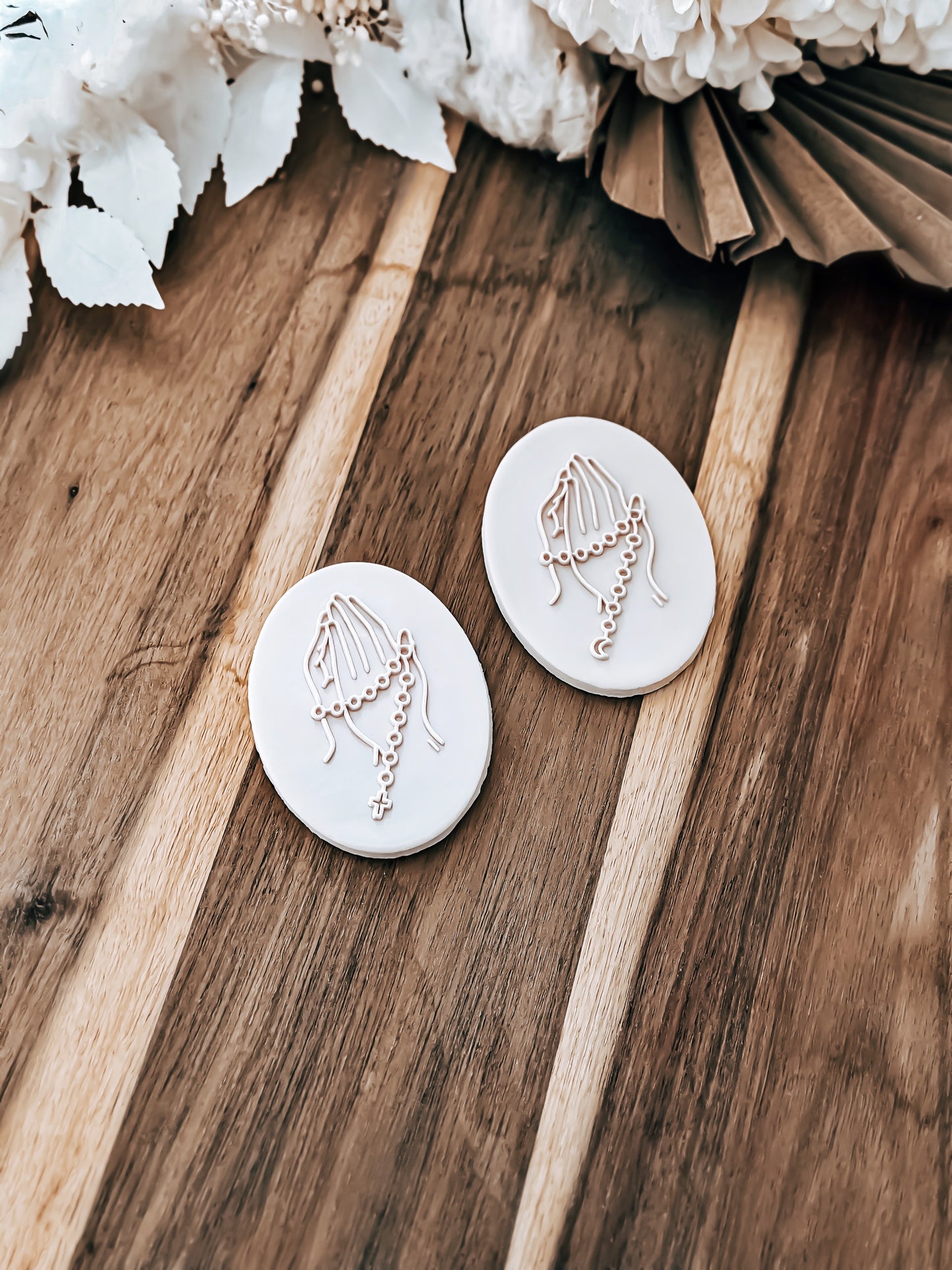 Praying Hands (Moon) 'UP' Stamp – Perfect for Fondant, Sugar Cookies & Baking