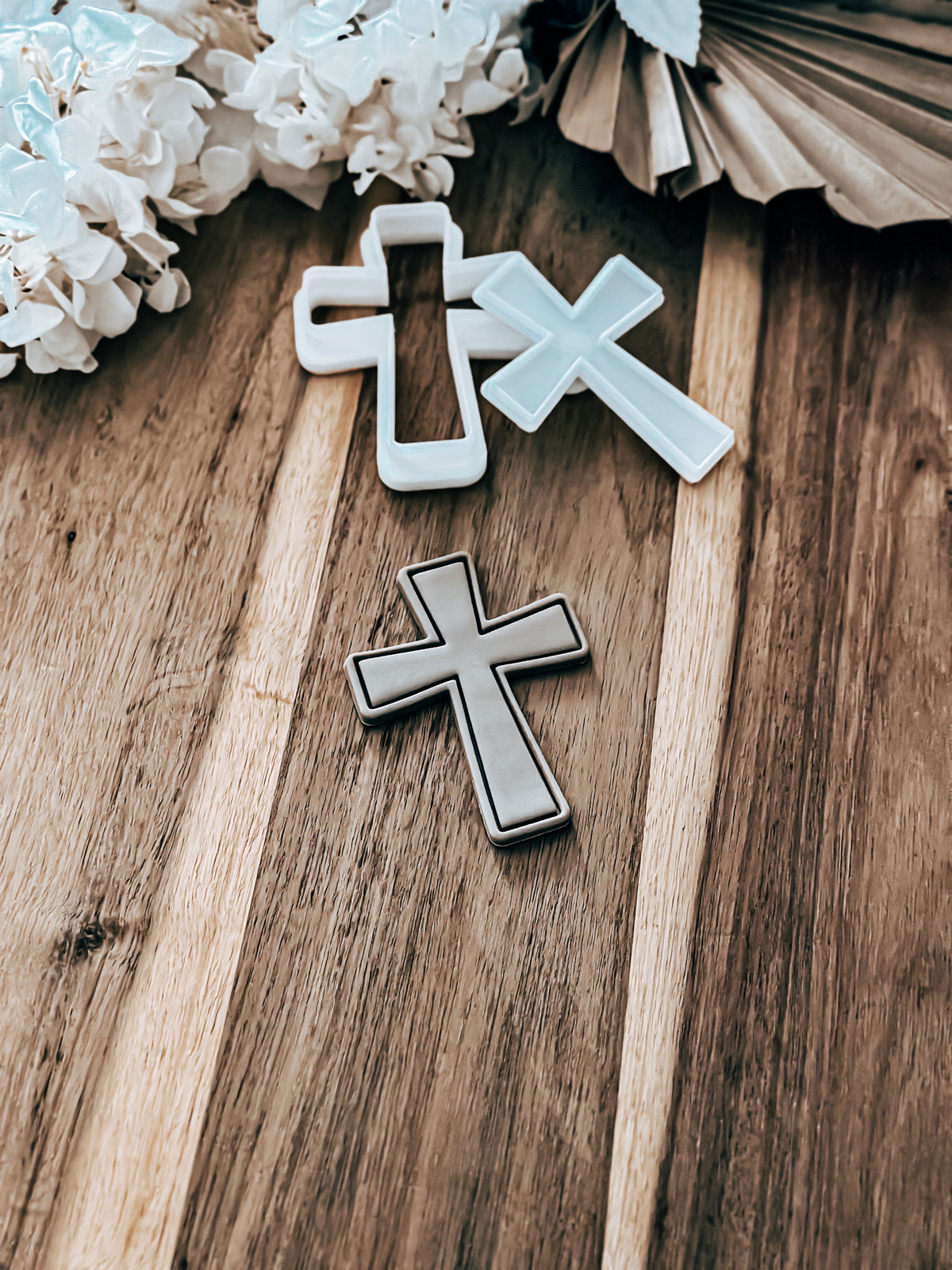 Angled Cross Stamp and Cutter - Ideal for Fondant & Sugar Cookies