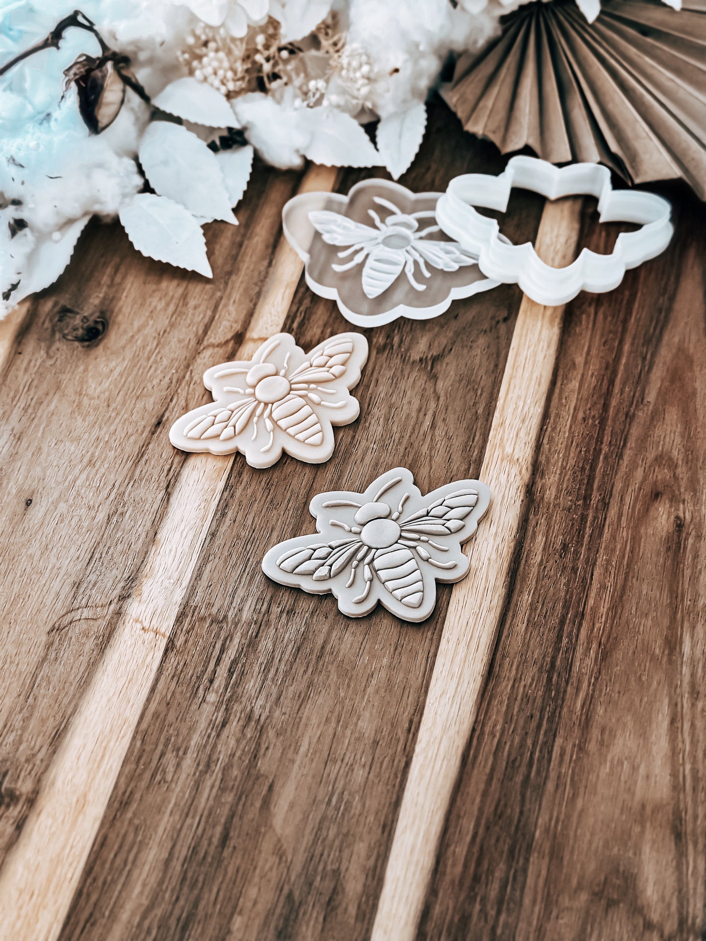 Detailed Bee 'UP' Cookie Stamp and Cutter - Ideal for Fondant & Sugar Cookies