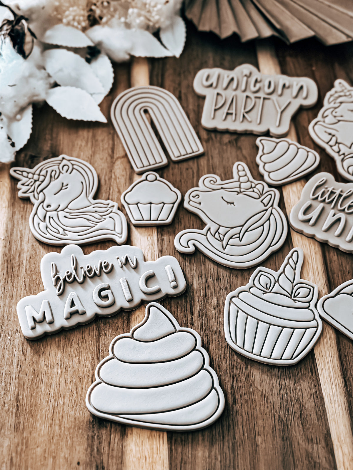 Glitter The Unicorn design stamped in fondant, view 4