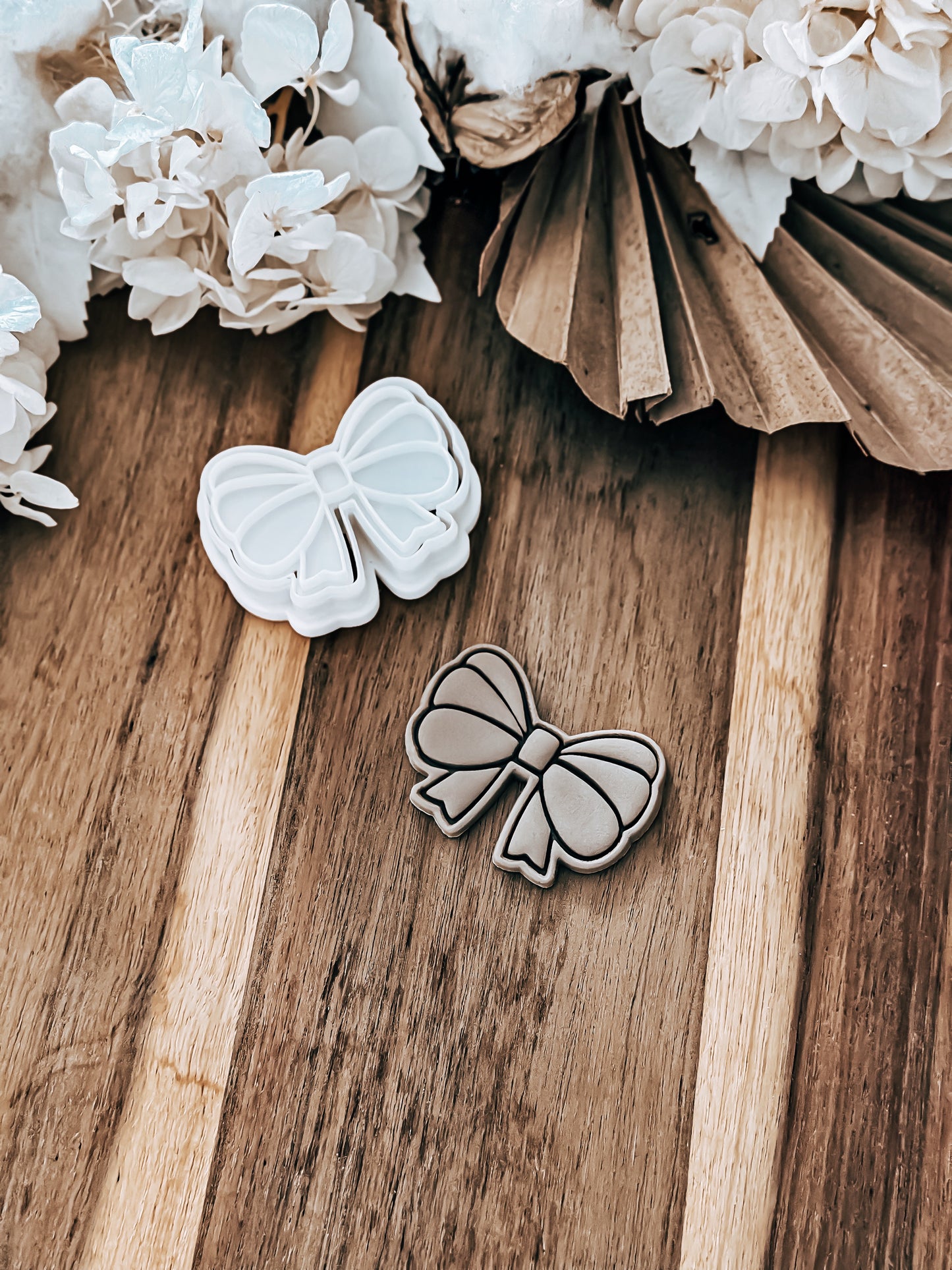 Mini Elegant Bow - Cookie Stamp and Cutter - Fondant & Sugar Cookies