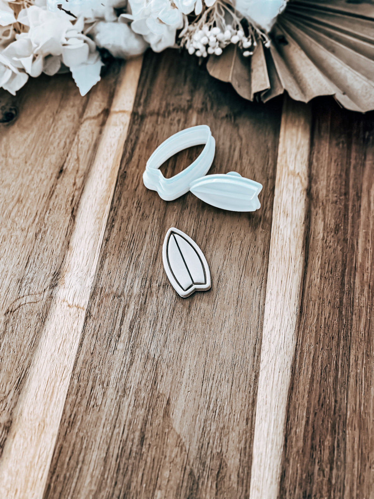 One of the Mini Summer Beach designs stamped in fondant, view 3