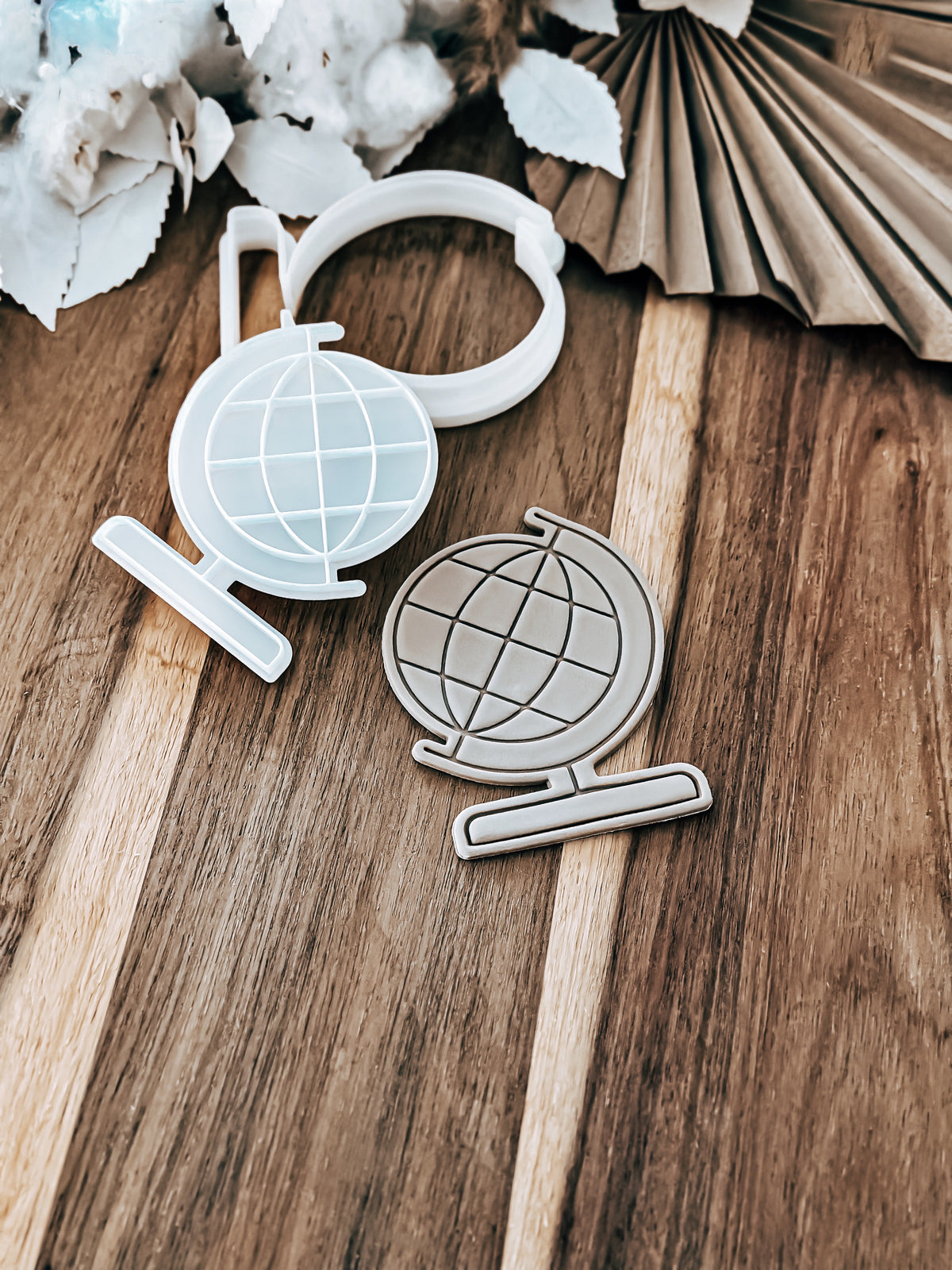 School Globe Stamp & Cutter - Perfect for Fondant & Sugar Cookies