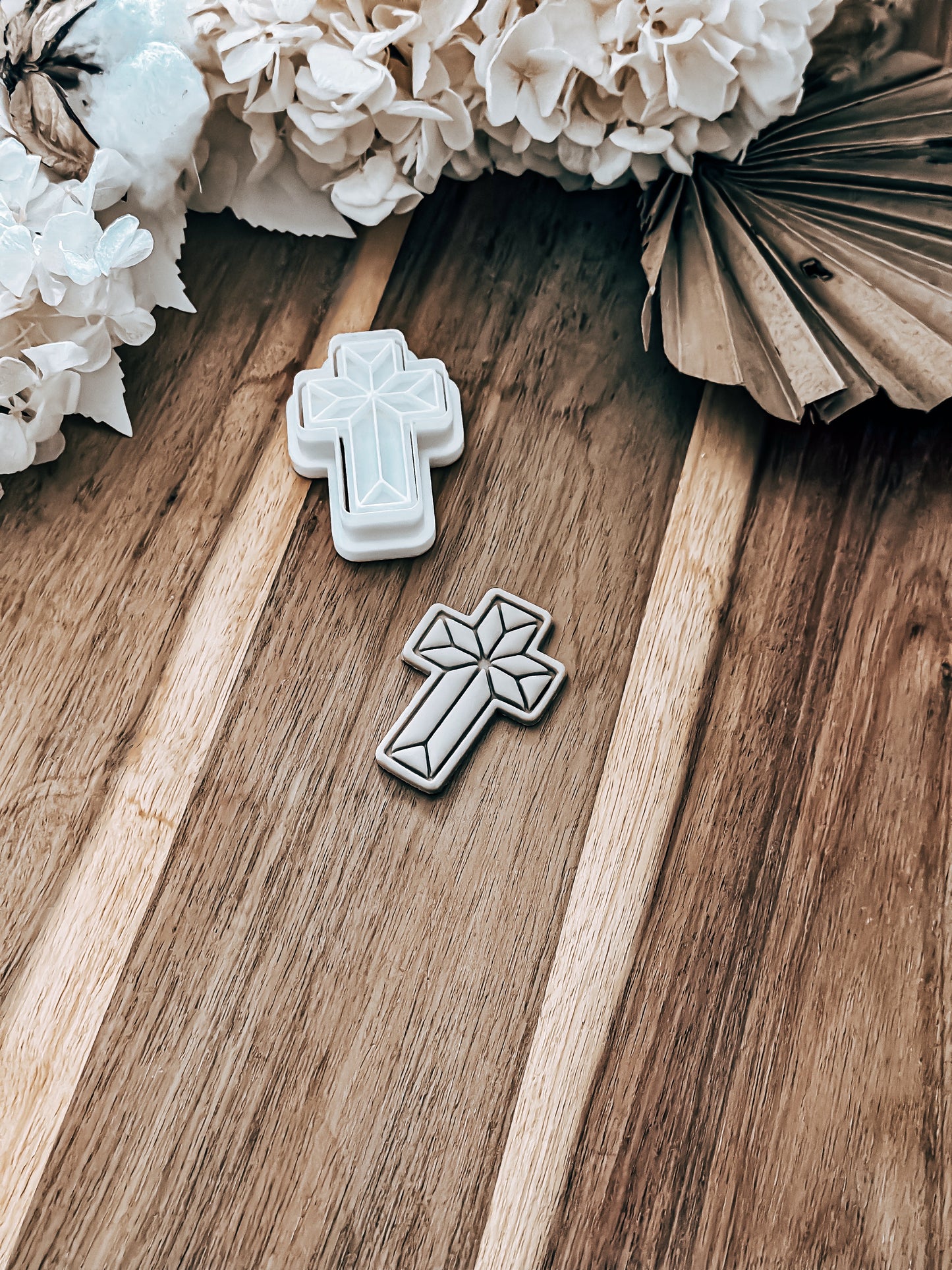 Mini Line Cross Stamp and Cutter – Perfect for Fondant, Sugar Cookies & Baking