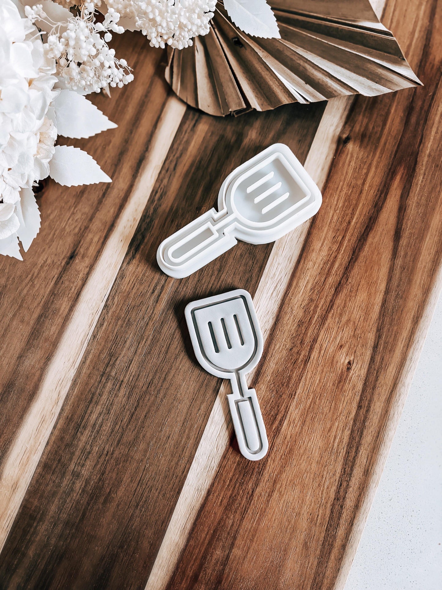 Grill Turner Stamp & Cutter - Perfect for Fondant & Sugar Cookies