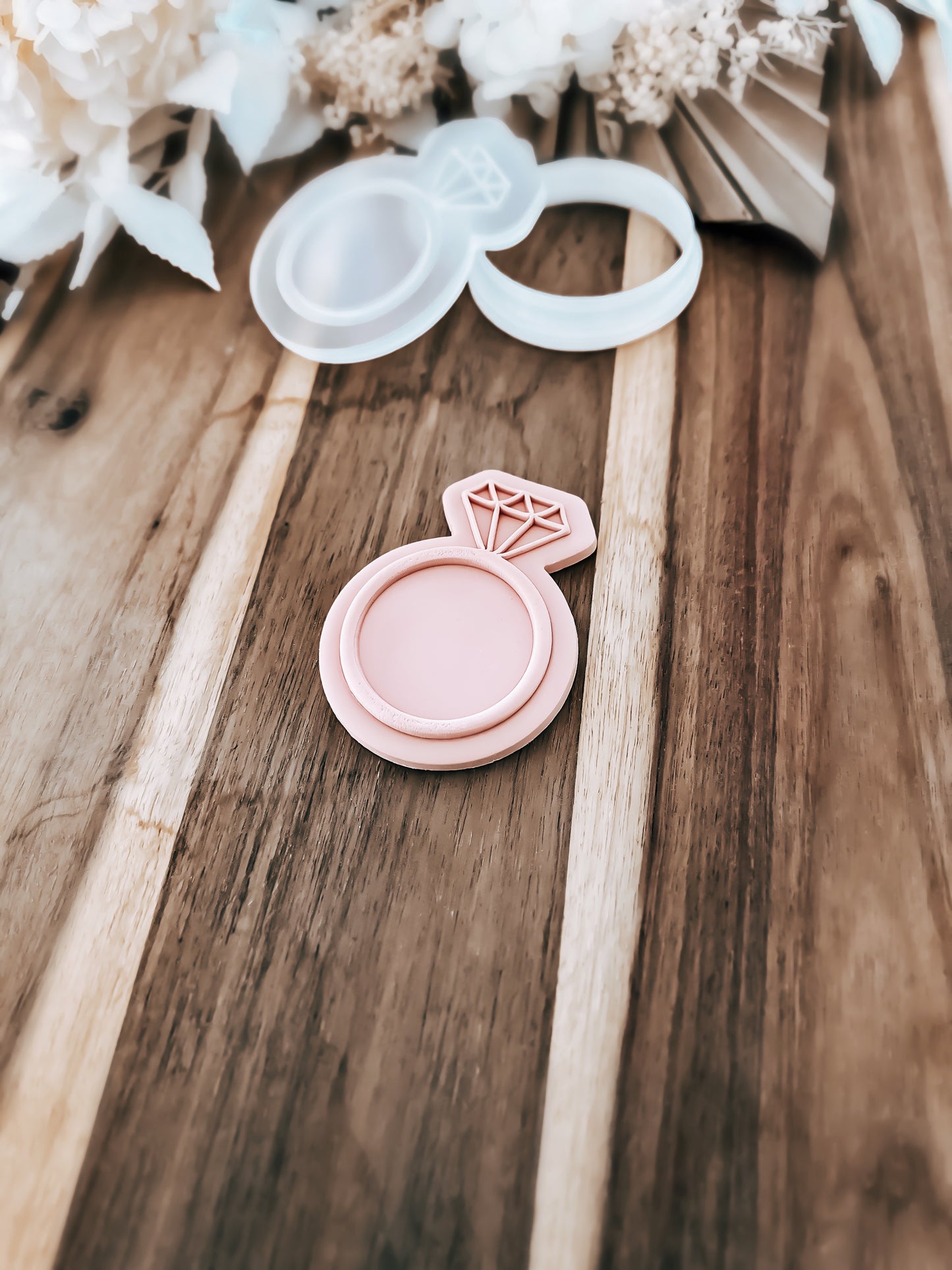 Diamond Ring 'UP' Stamp & Cutter - Perfect for Fondant & Sugar Cookies