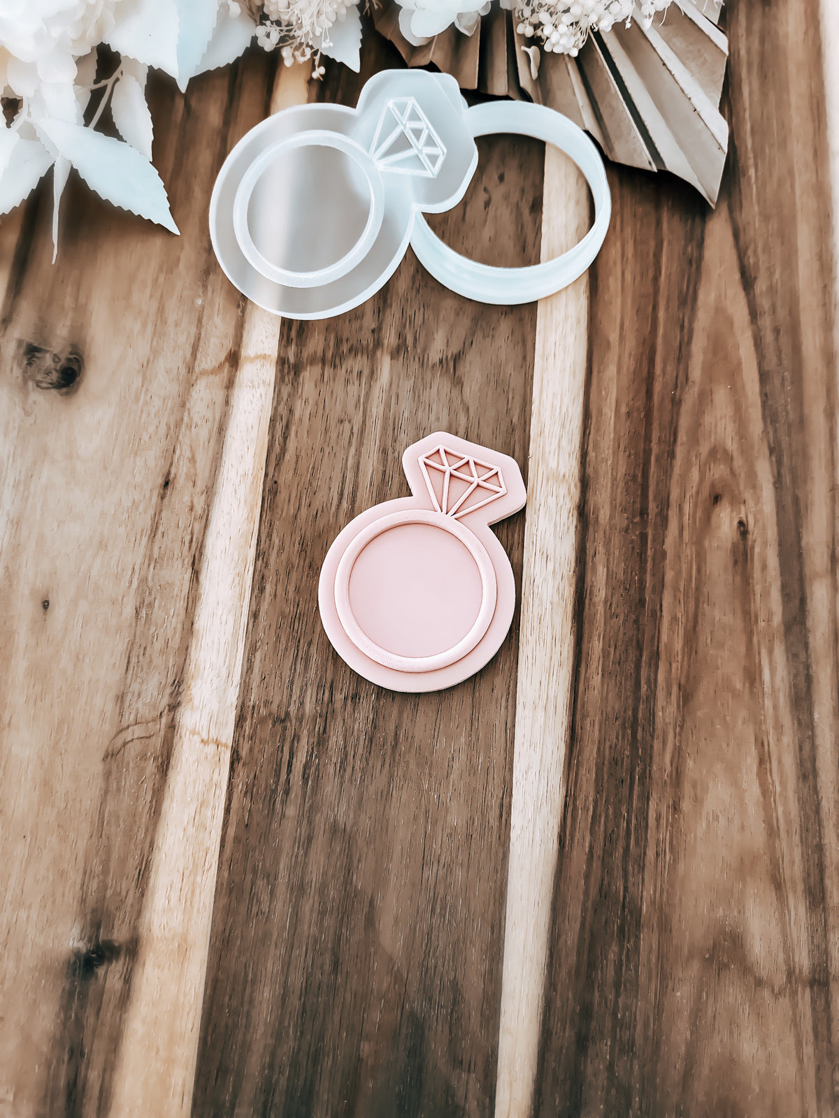 Diamond Ring 'UP' Stamp & Cutter - Perfect for Fondant & Sugar Cookies