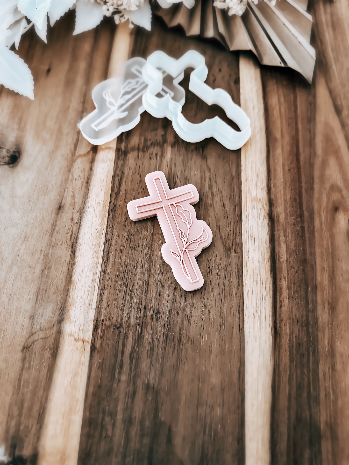 Cross (Leaves) 'UP' Stamp and Cutter – Perfect for Fondant, Sugar Cookies & Baking