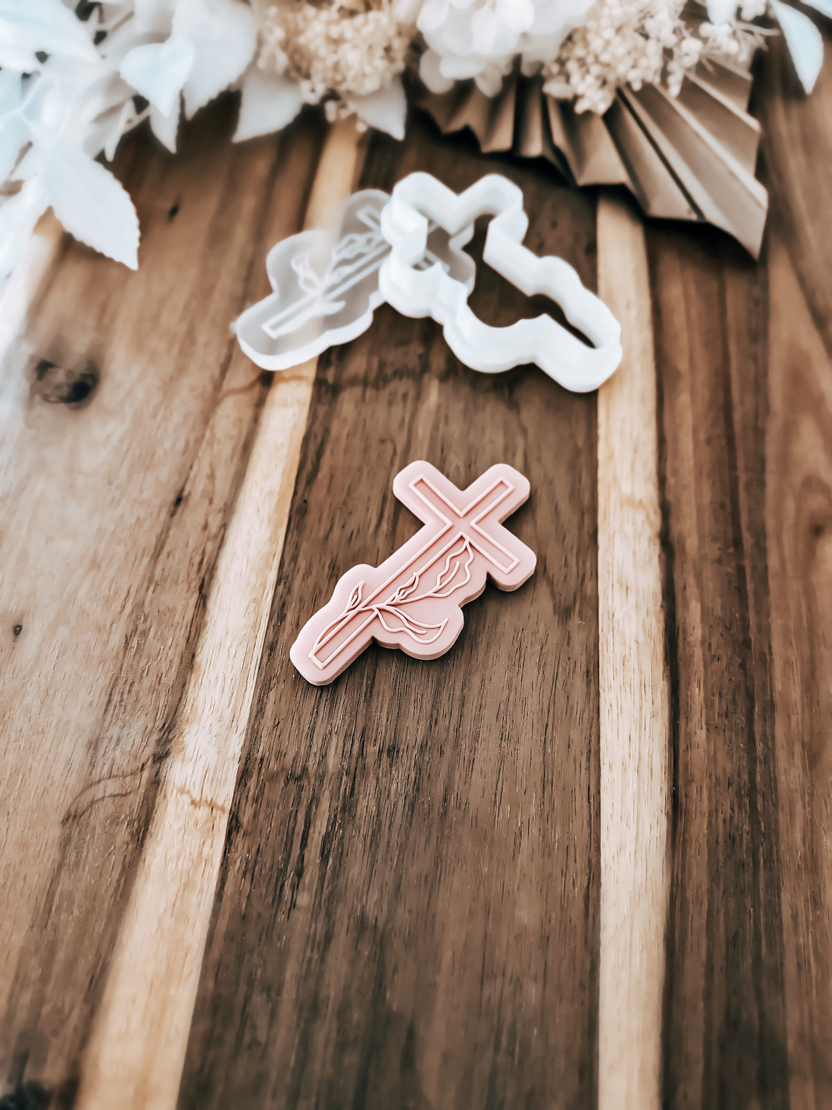 Cross (Leaves) 'UP' Stamp and Cutter – Perfect for Fondant, Sugar Cookies & Baking