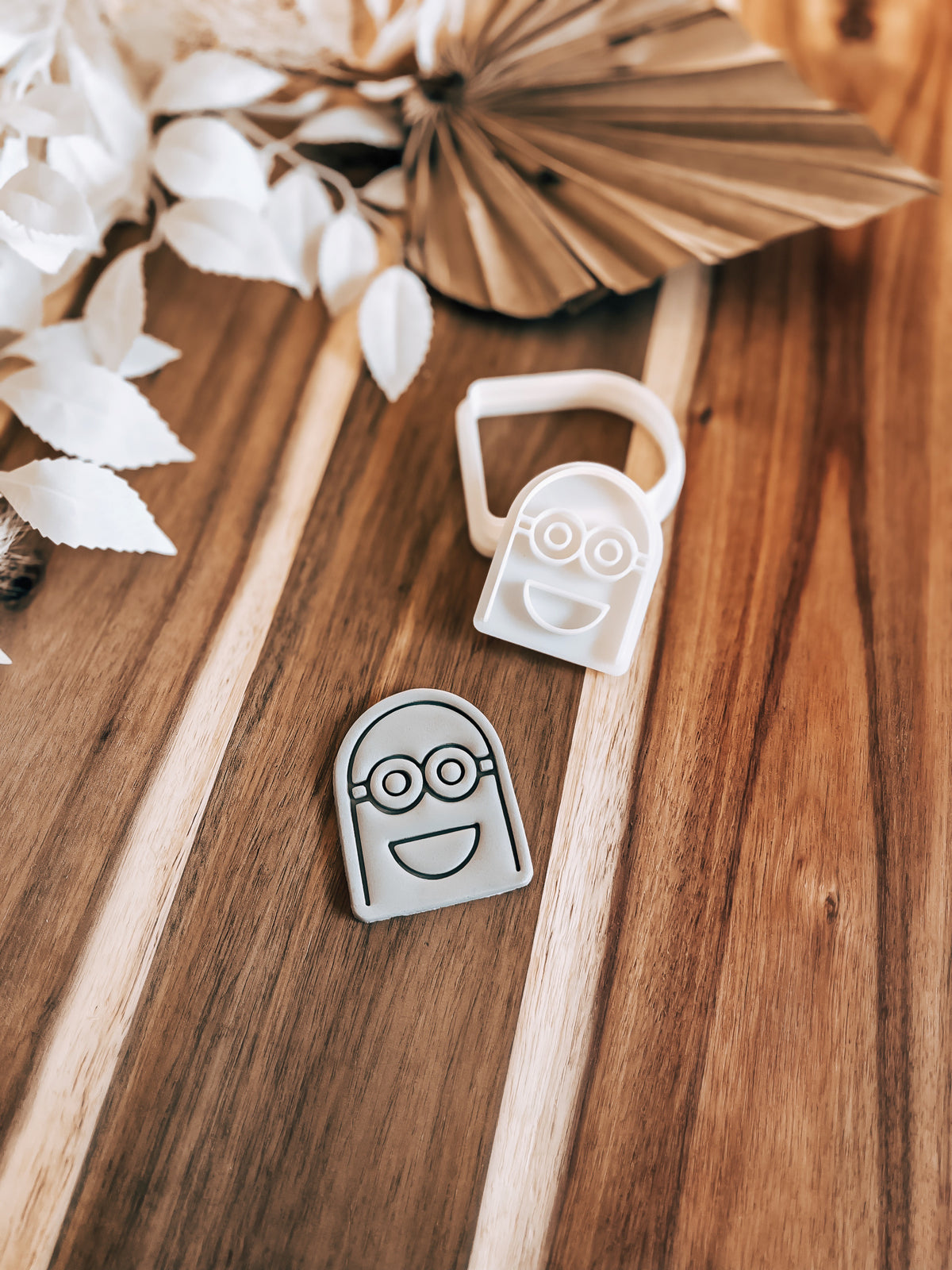 Mini Minion Stamp & Cutter - Perfect for Fondant & Sugar Cookies