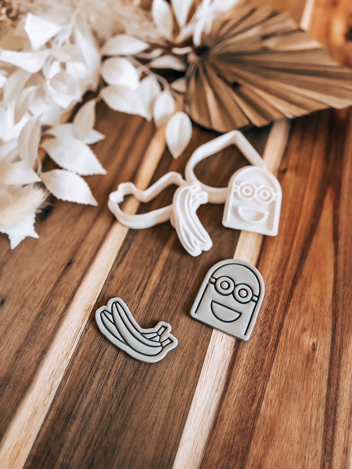 Mini Minion & Banana Set Stamp & Cutter - Perfect for Fondant & Sugar Cookies