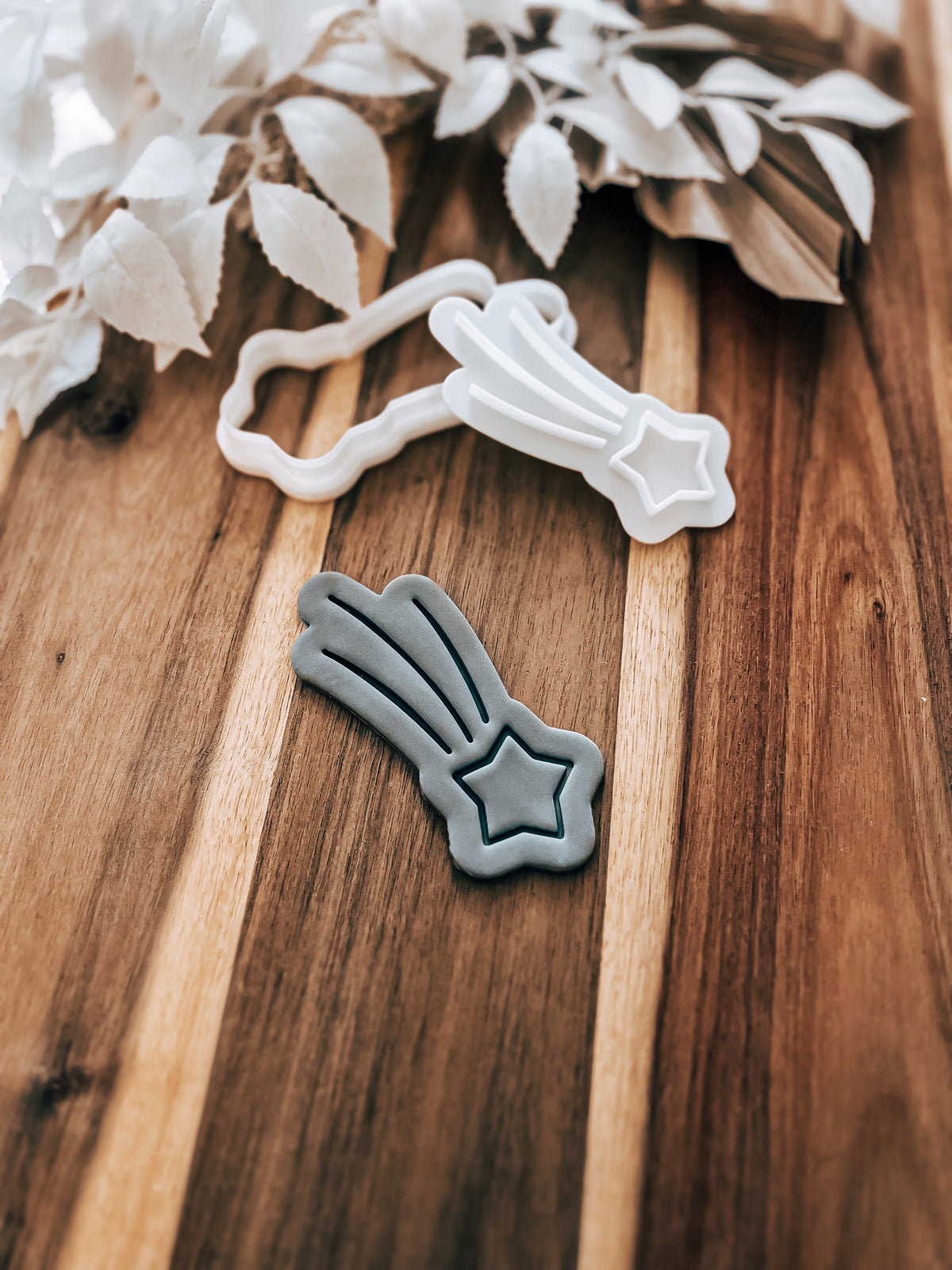 Shooting Star - Stamp and Cutter - Perfect for Fondant & Sugar Cookies