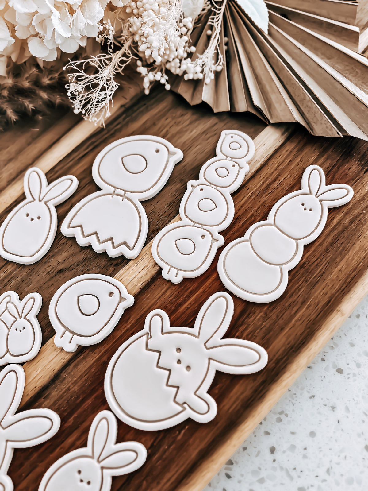 Hatching Egg Bunny - Cookie Stamp & Cutter - Ideal for Fondant & Sugar Cookies