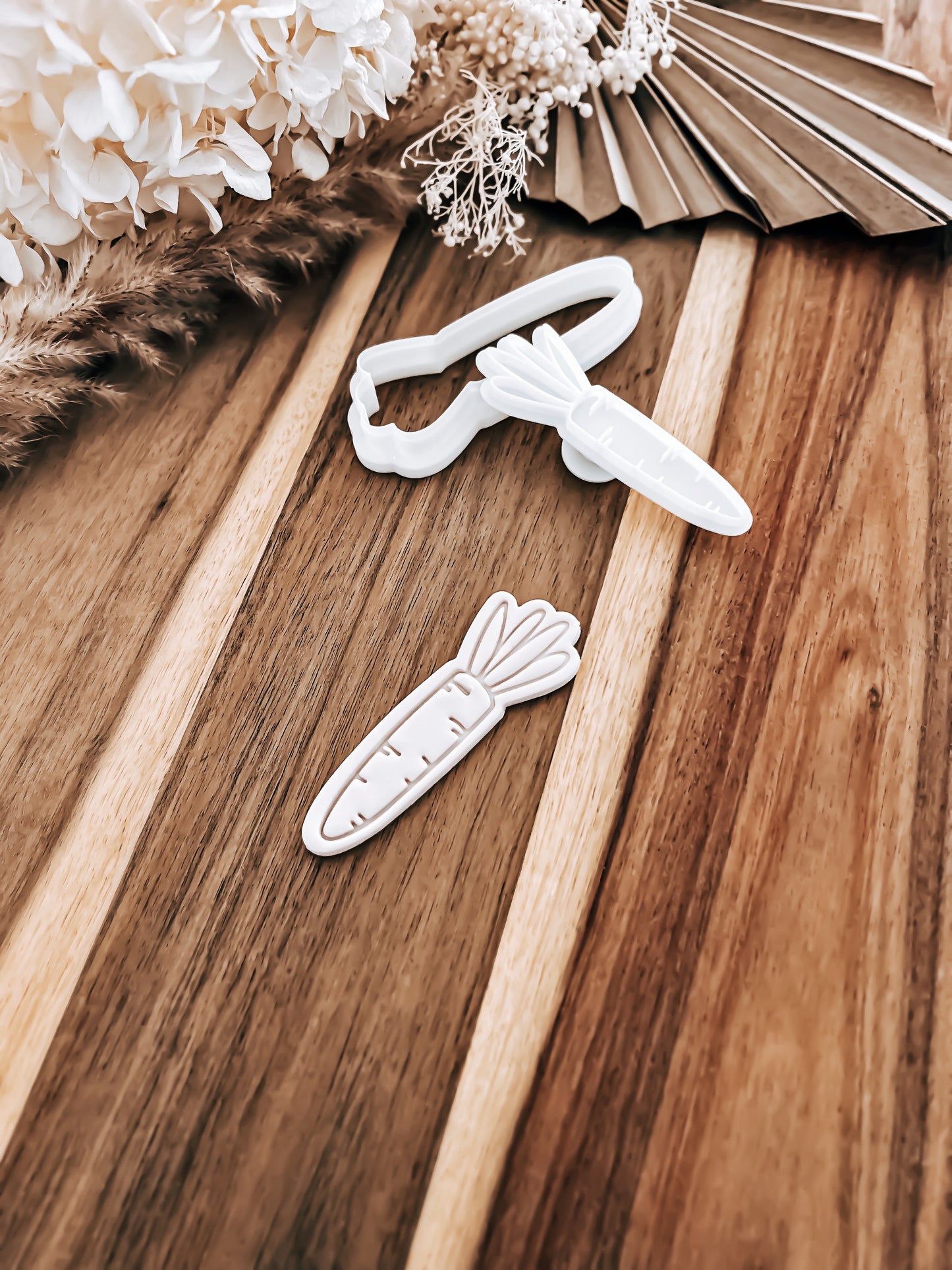 Skinny Carrot - Cookie Stamp & Cutter - Ideal for Fondant & Sugar Cookies