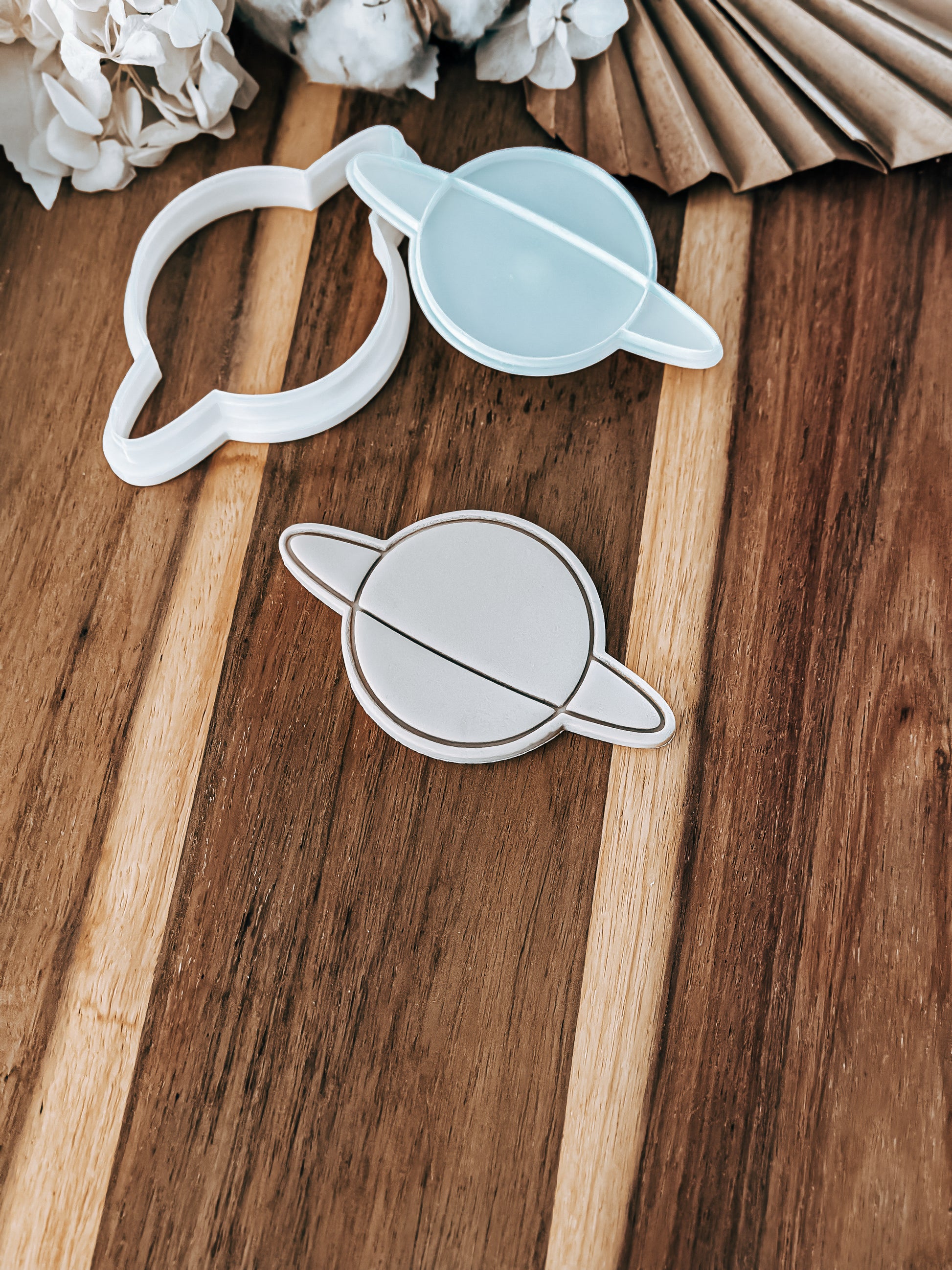 Space Planet - Stamp and Cutter - Perfect for Fondant & Sugar Cookies