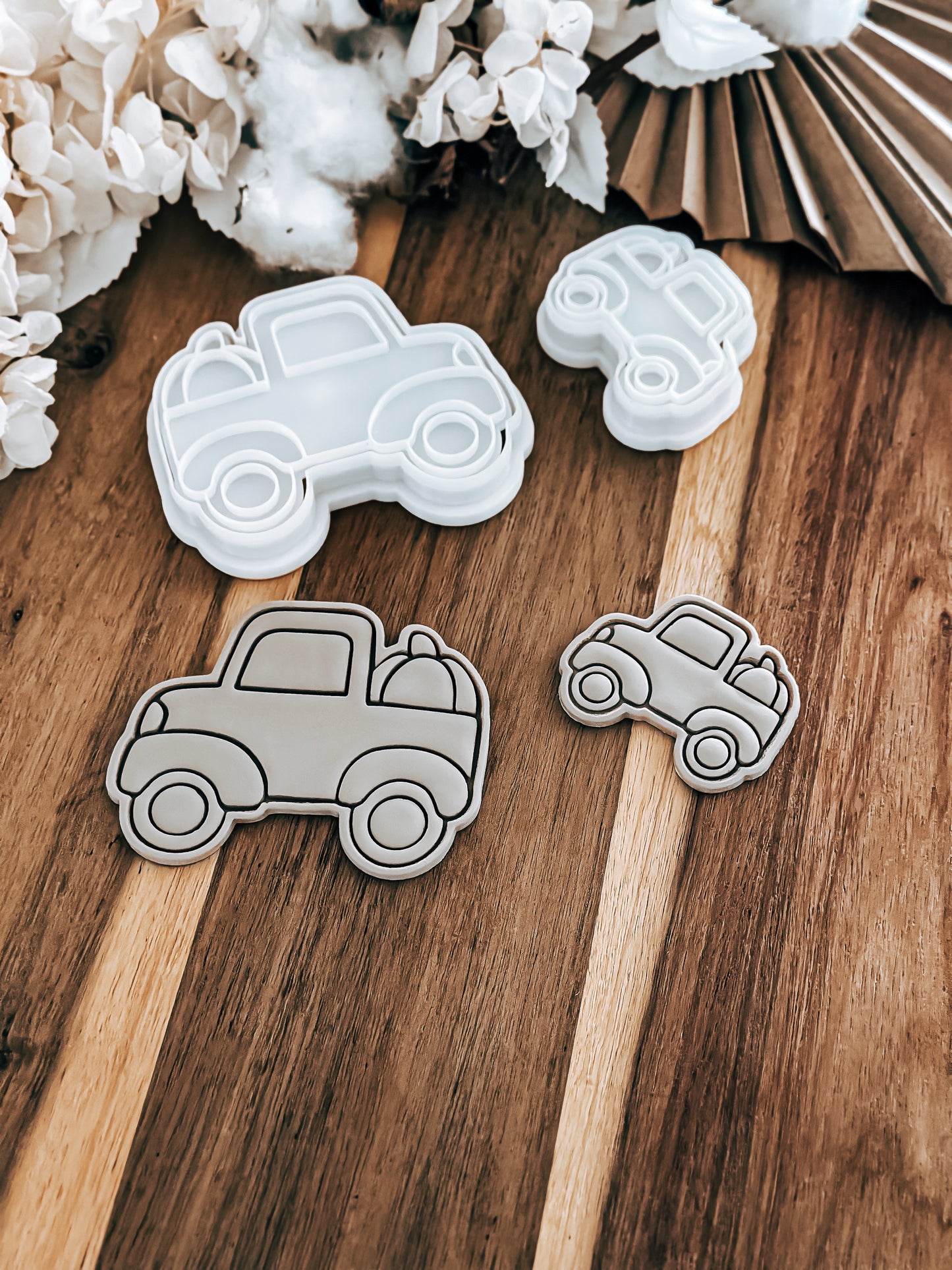 Mini Thanksgiving Truck - Cookie Stamp and Cutter - Ideal for Fondant & Sugar Cookies