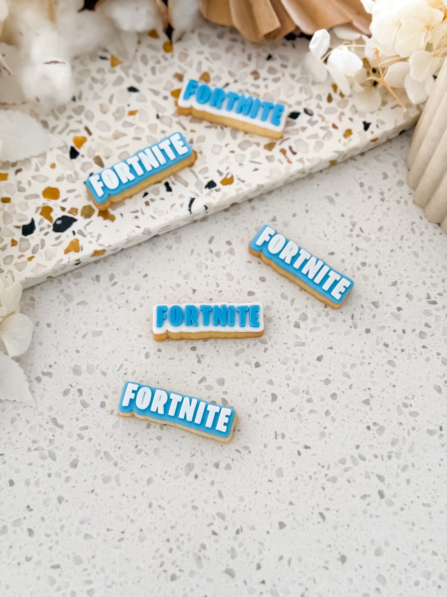 Mini Battle Royale Script Stamp & Cutter - Perfect for Fondant & Sugar Cookies
