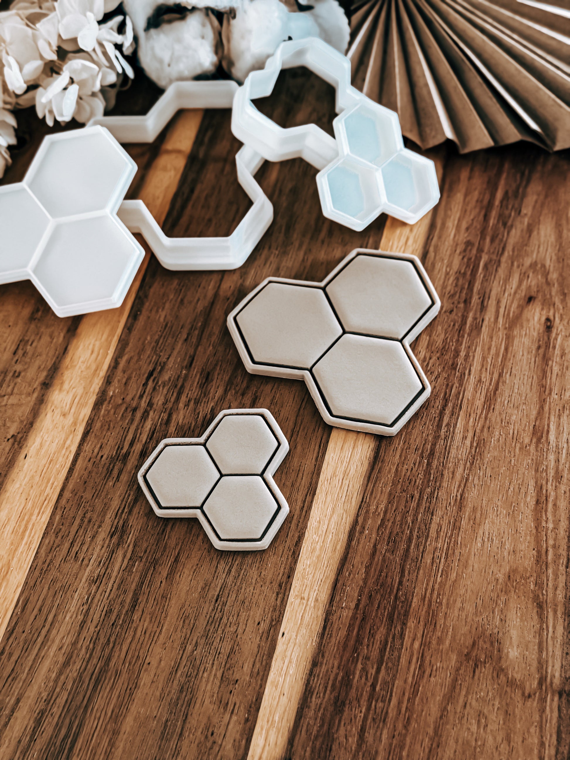 Honeycomb (Simple) Stamp and Cutter - Perfect for Fondant & Sugar Cookies