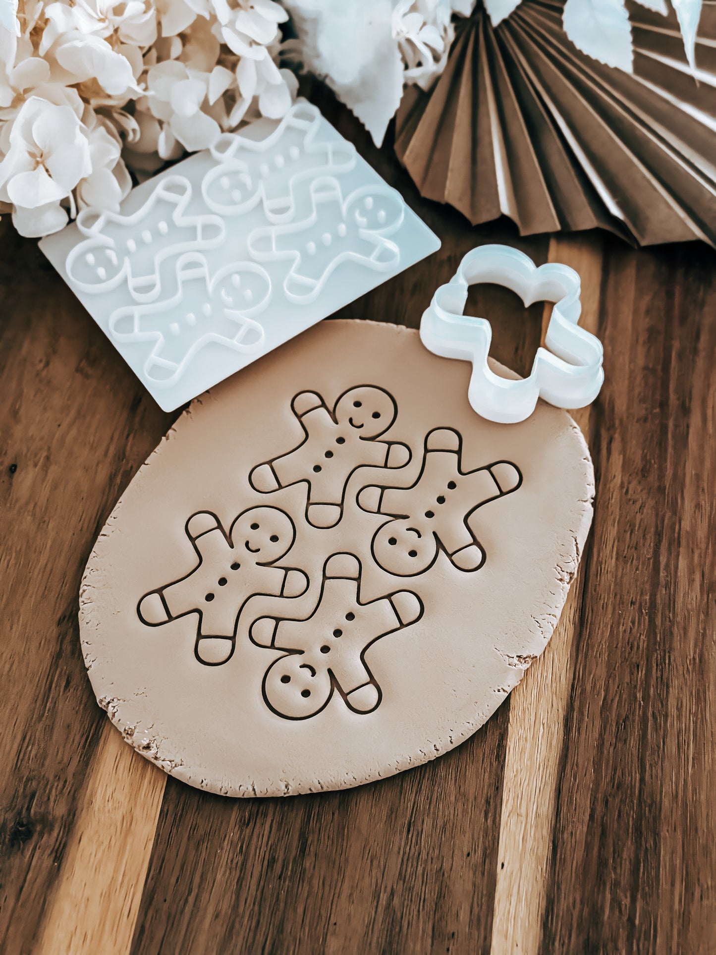 Mini Multi Gingerbread Man Cookie Stamp & Cutter – Perfect for Fondant