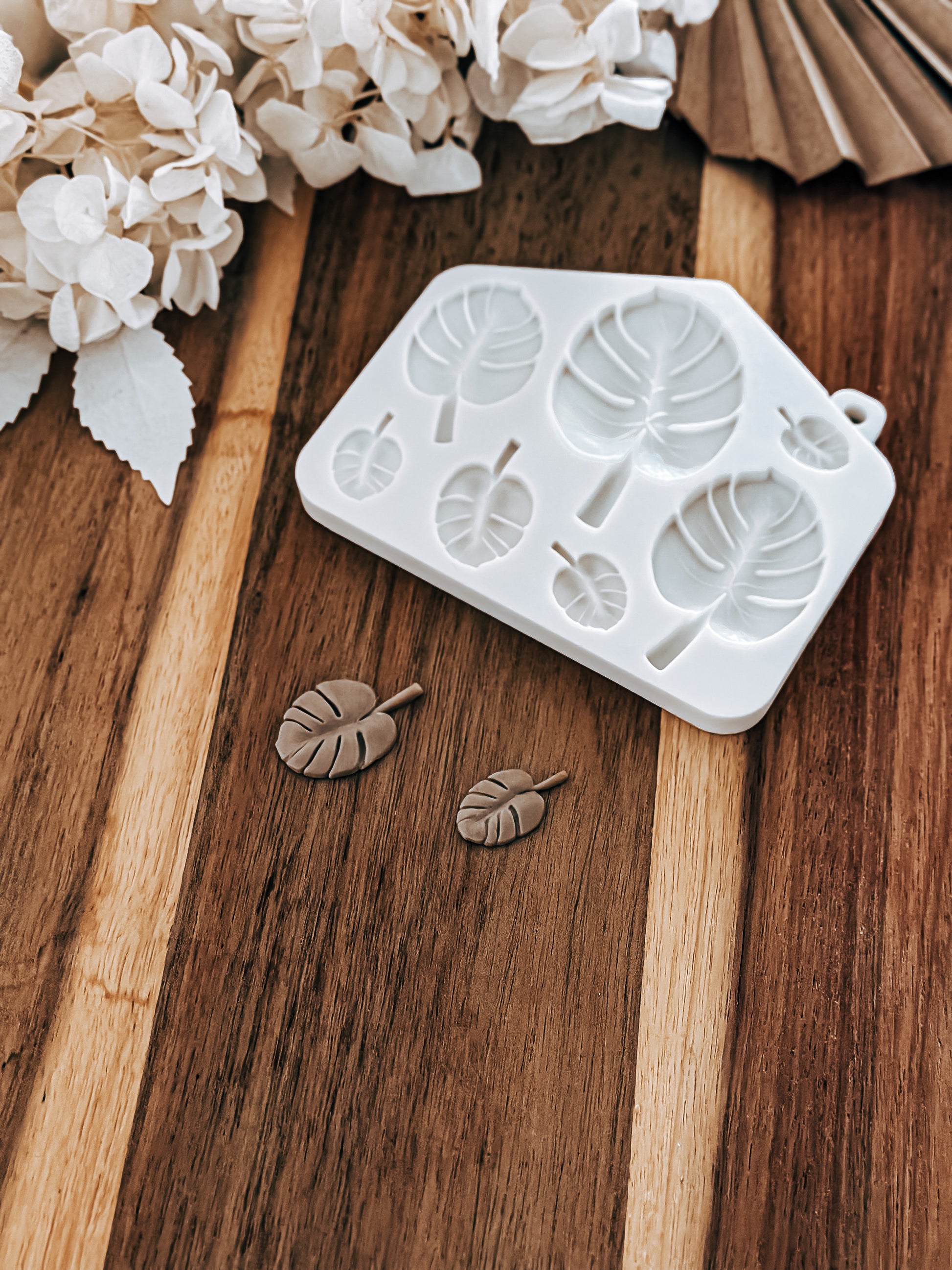 Monstera Leaf - Silicone Mould - Perfect for Fondant, Chocolate, & Cake Decorating