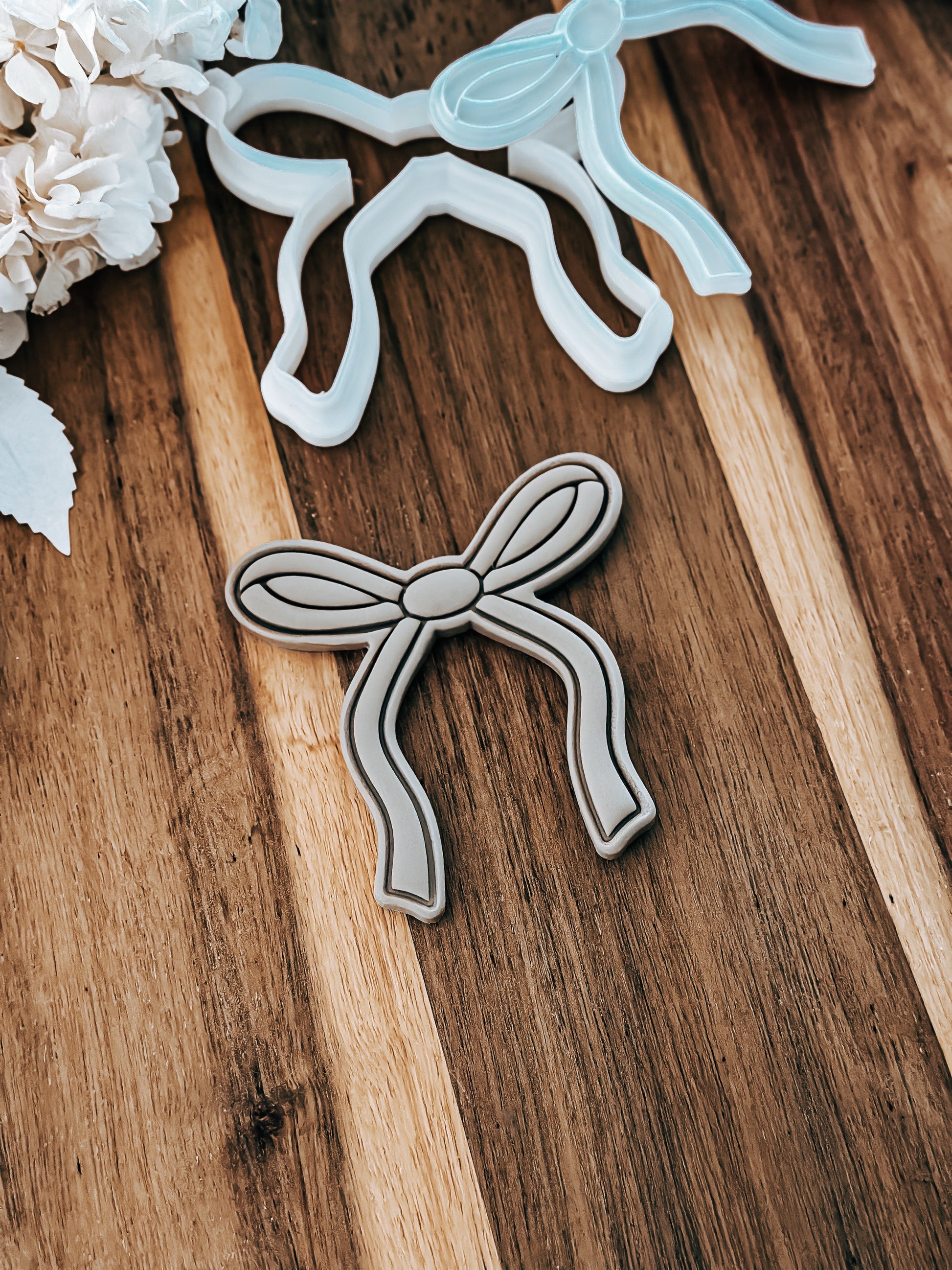 Bow (Skinny Ribbon) - Cookie Stamp and Cutter - Fondant & Sugar Cookies