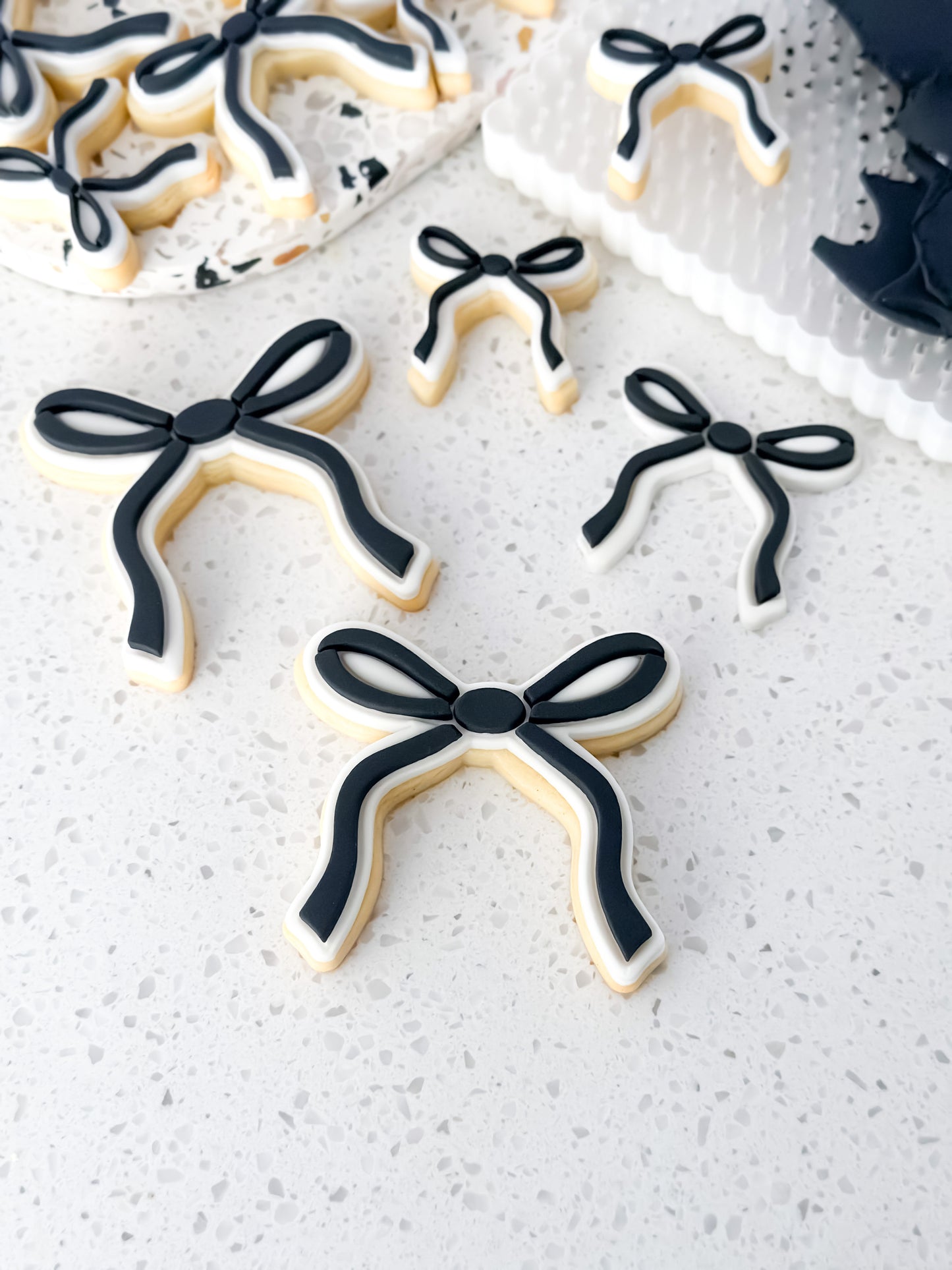 Bows (Skinny Ribbon) - Cookie Stamp and Cutter - Fondant & Sugar Cookies
