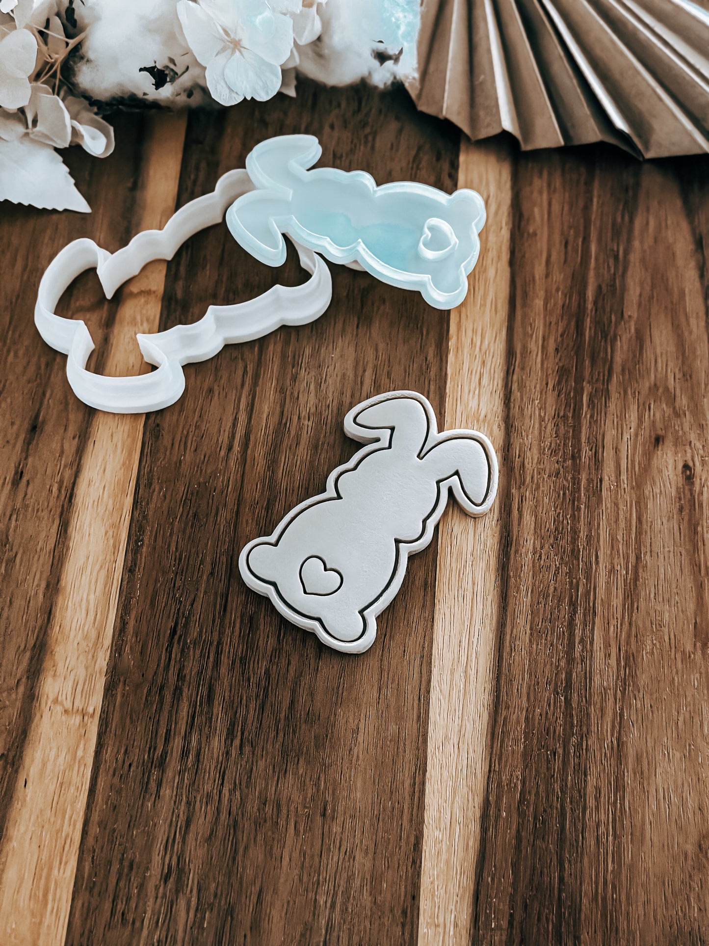 Bunny Behind (Ears Down) - Cookie Stamp and Cutter - Ideal for Fondant & Sugar Cookies