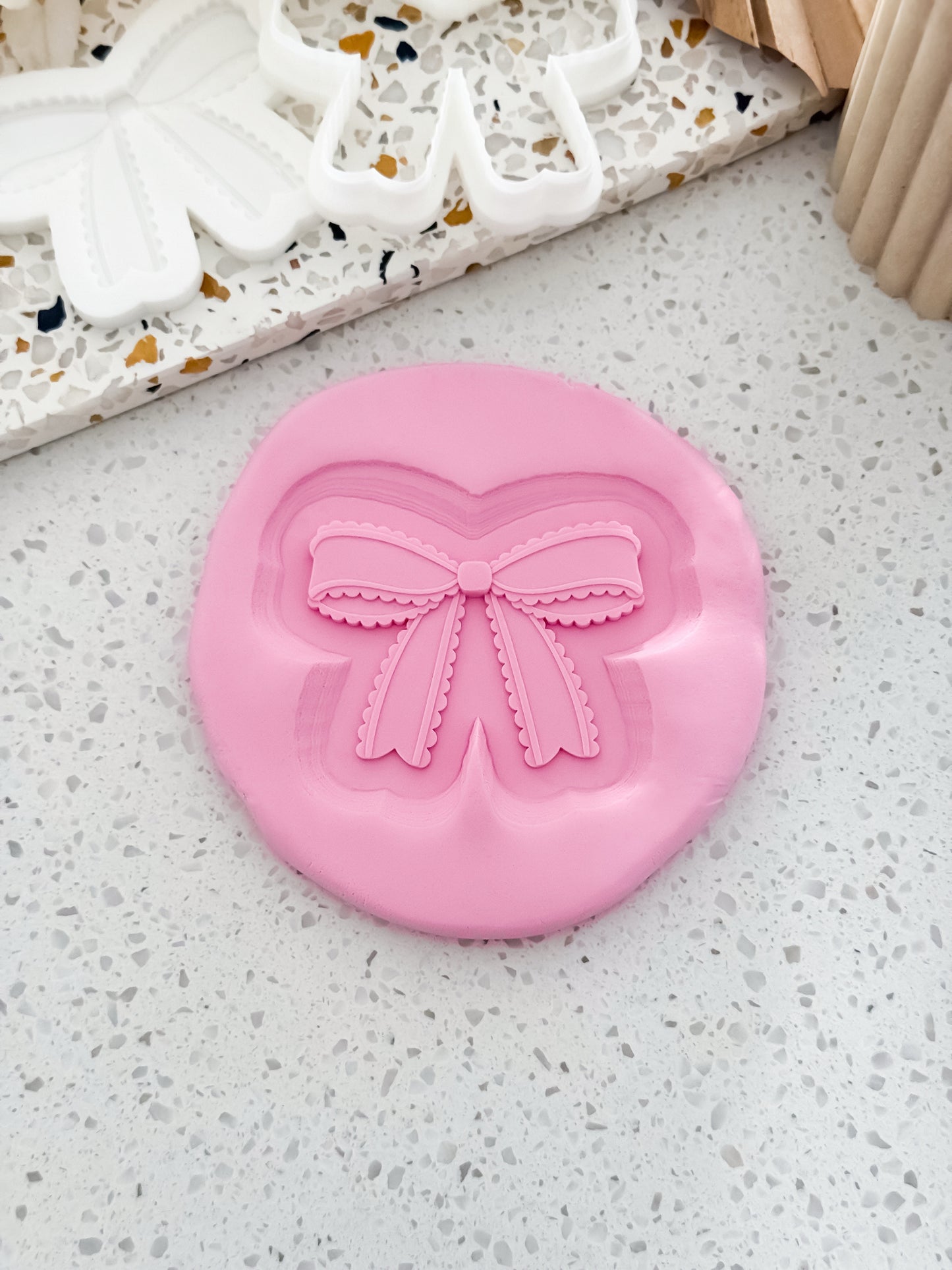 Scalloped Ribbon Bow Stamp & Cutter - Perfect for Fondant & Sugar Cookies