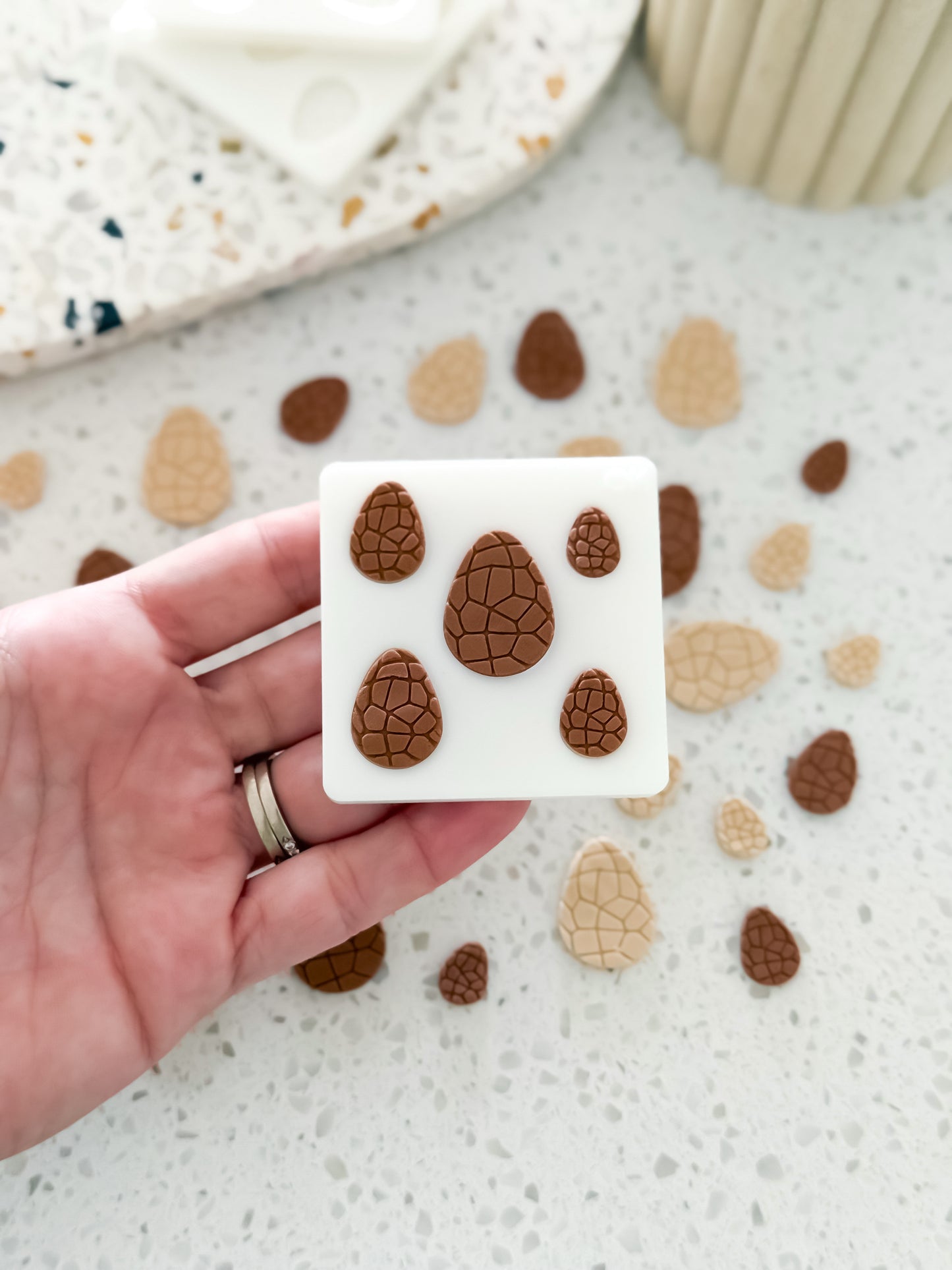 Easter Chocolate Egg - Finger Press Fondant Mould