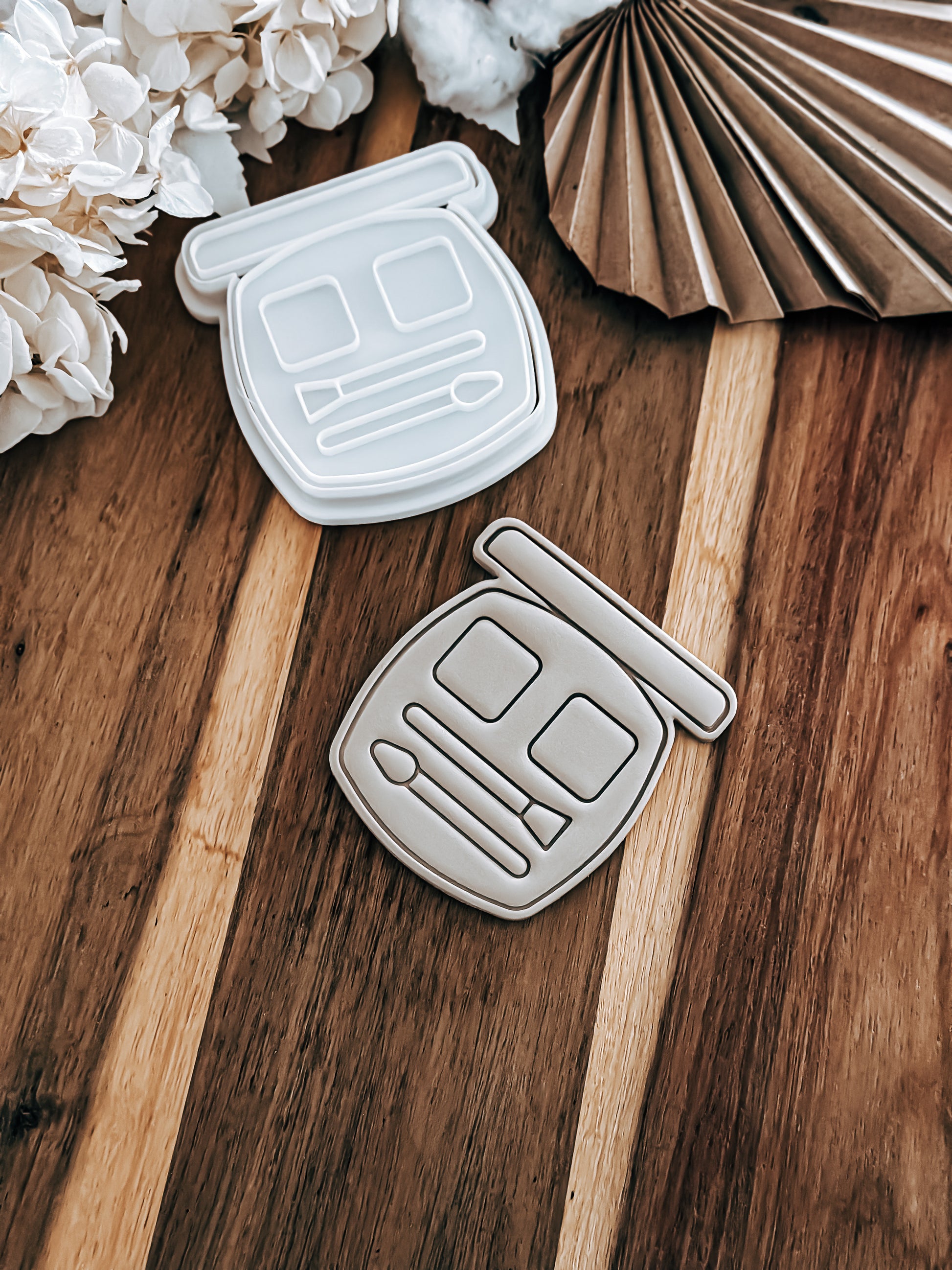 Eyeshadow (Dreamhouse) - Cookie Stamp and Cutter - Fondant & Sugar Cookies