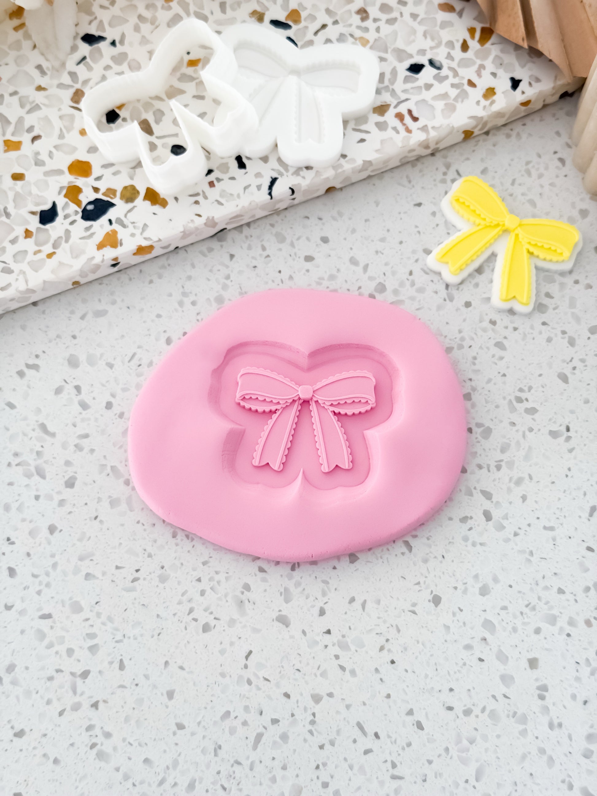 Mini Scalloped Ribbon Bow Stamp & Cutter - Perfect for Fondant & Sugar Cookies