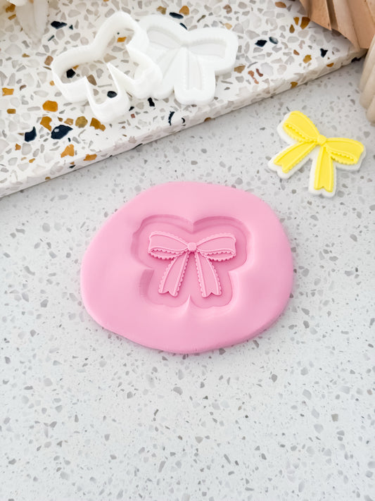 Mini Scalloped Ribbon Bow Stamp & Cutter - Perfect for Fondant & Sugar Cookies