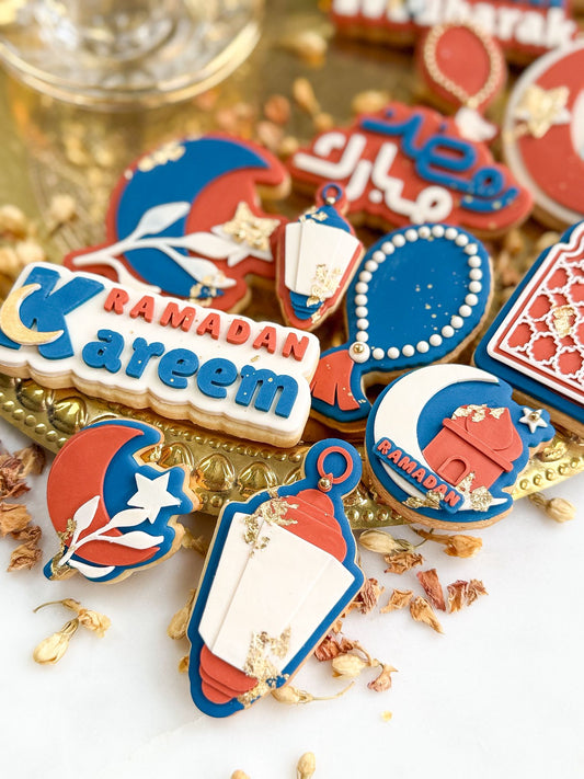 Mini Floral Crescent - Cookie Stamp and Cutter