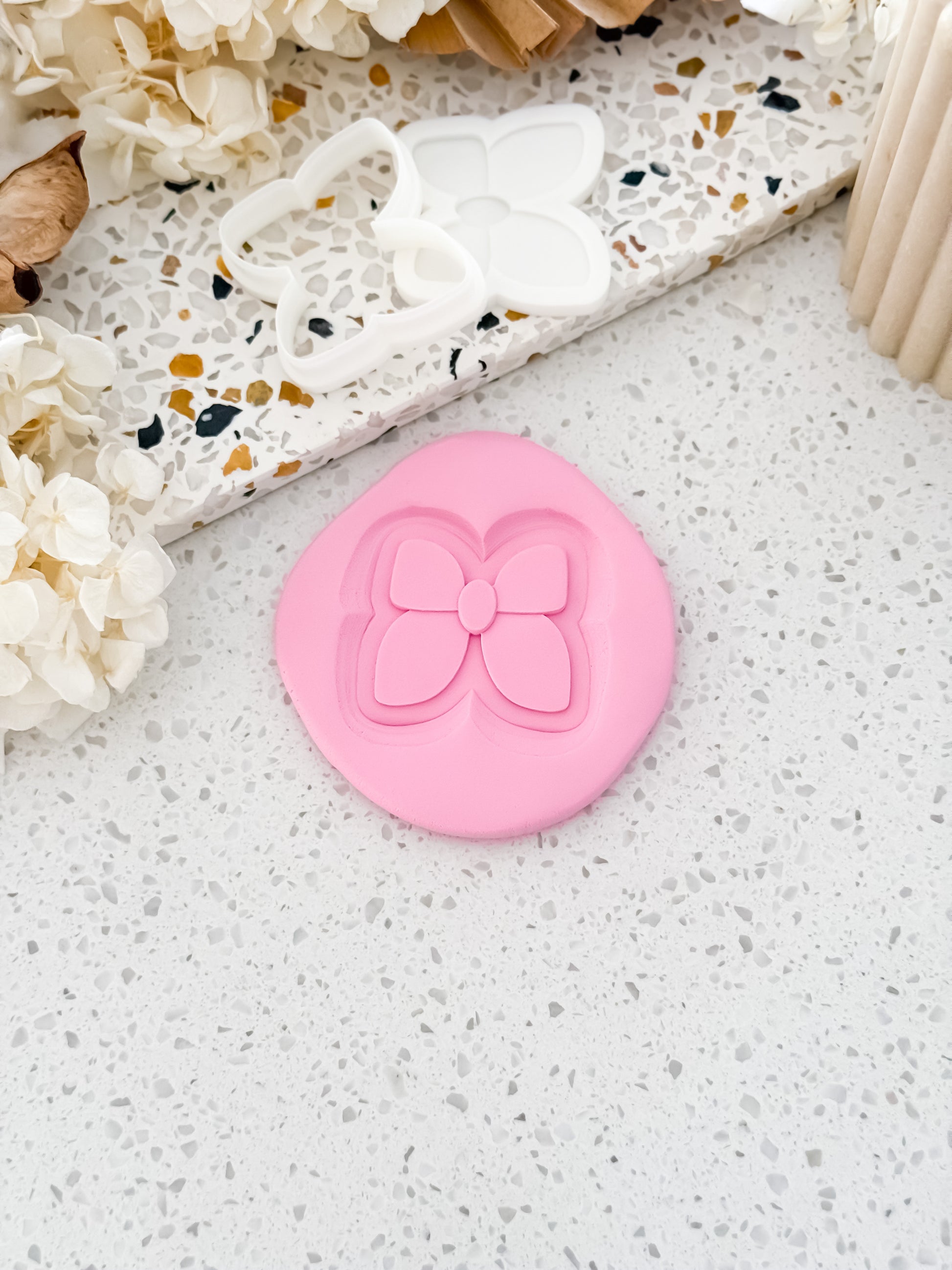 Mini Rounded Classic Bow Stamp & Cutter - Perfect for Fondant & Sugar Cookies