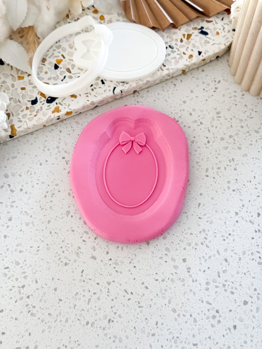Oval Bow Frame Stamp & Cutter - Perfect for Fondant & Sugar Cookies