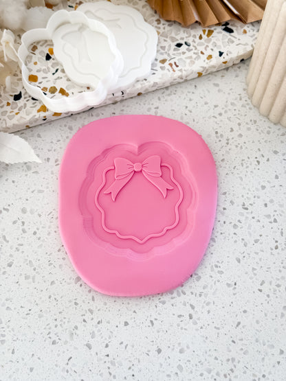 Wavy Bow Plaque Stamp & Cutter - Perfect for Fondant & Sugar Cookies