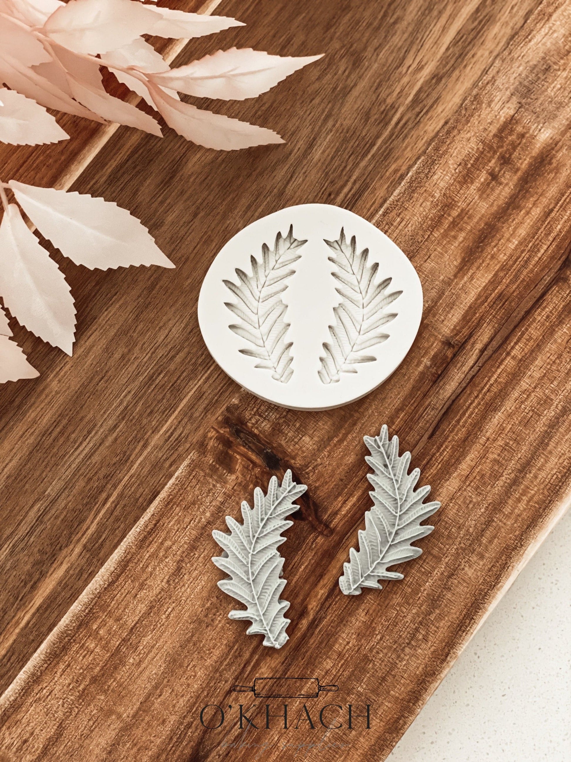 Erin Leaf - Silicone Mould - Perfect for Fondant, Chocolate, & Cake Decorating