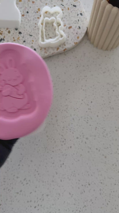 Sunny Bunny (Holding Carrot) - Cookie Stamp and Cutter